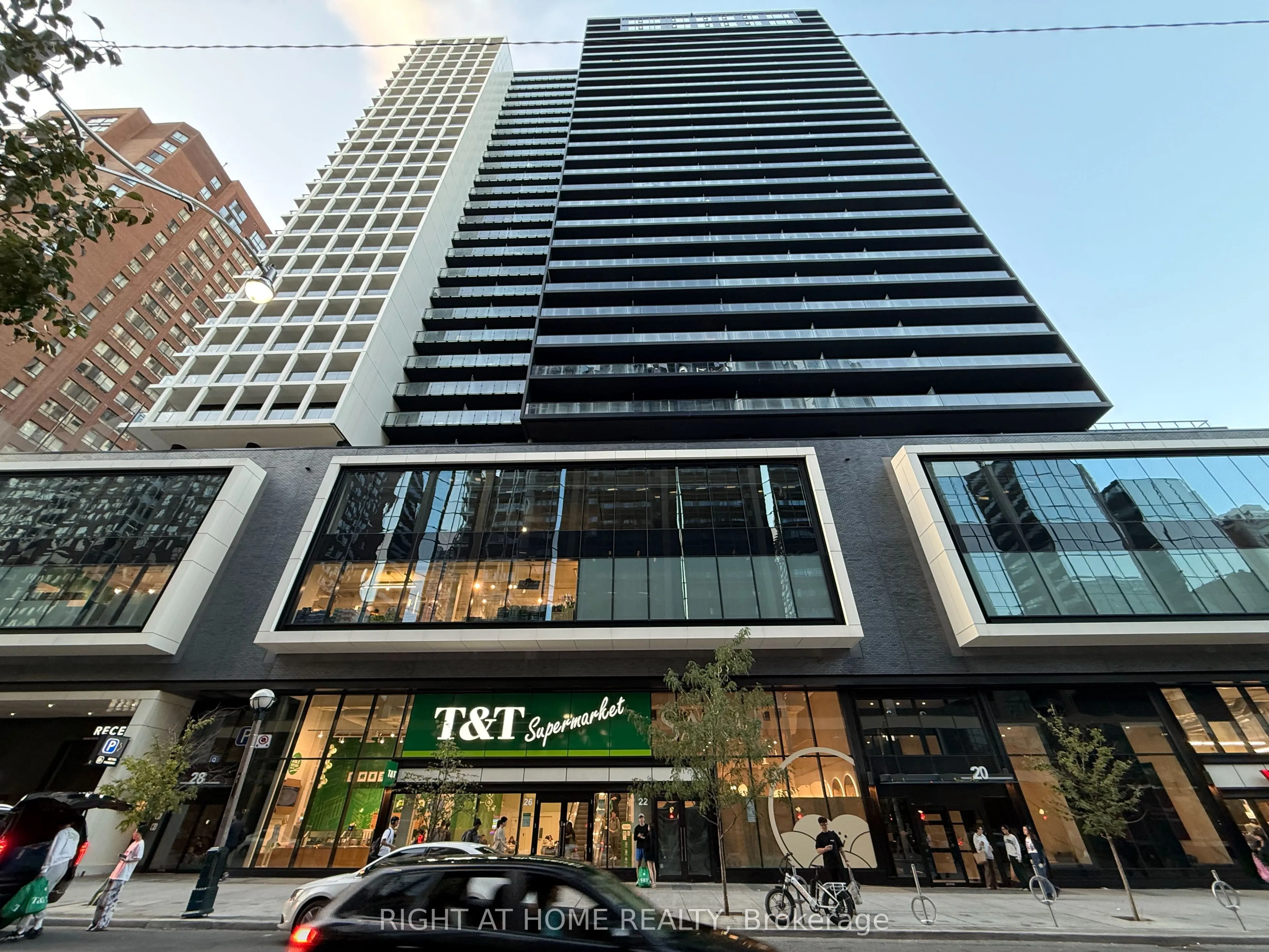 20 Edward Street, #408
