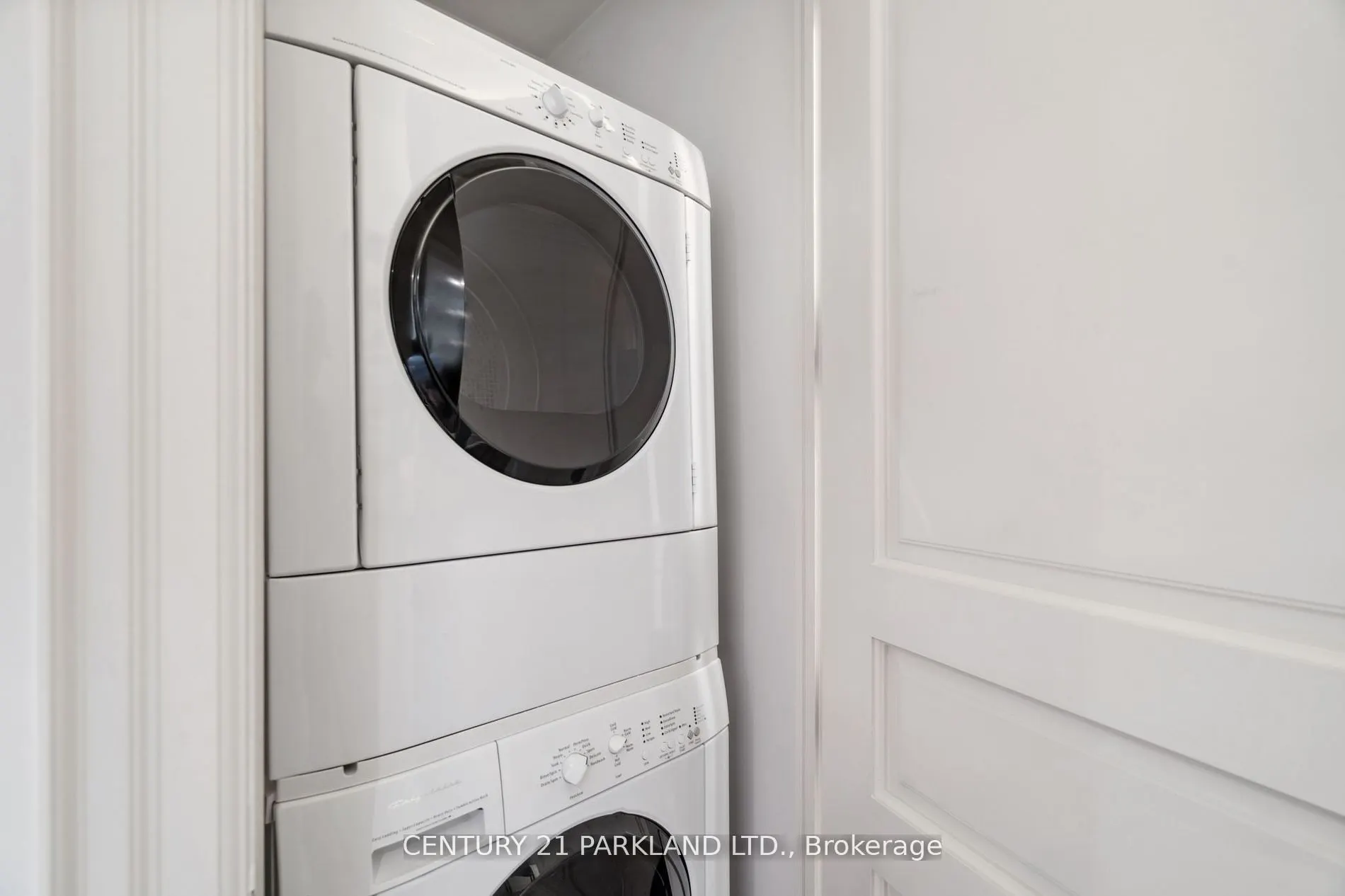 155 St Clair Avenue W, #409