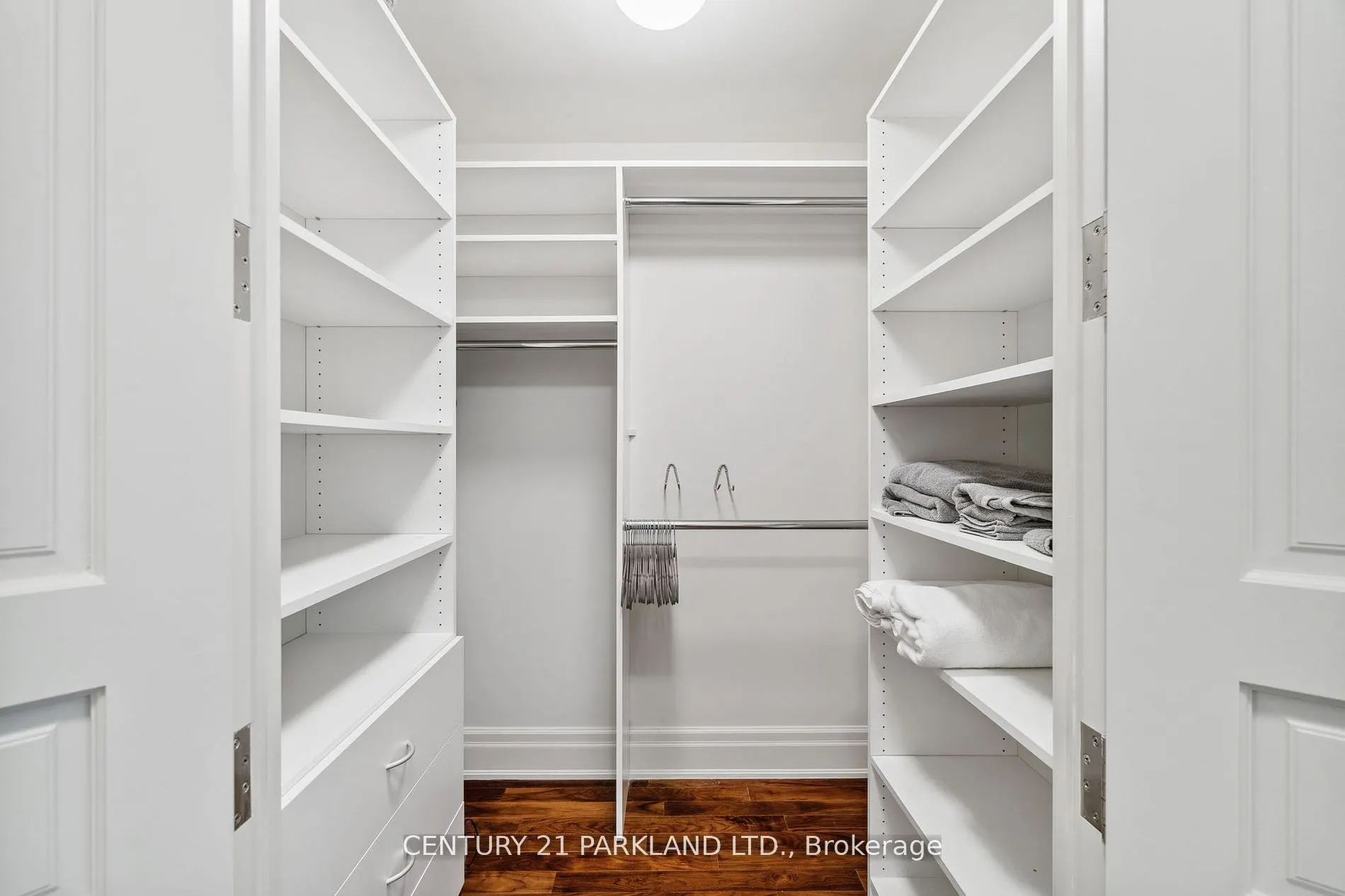 155 St Clair Avenue W, #409