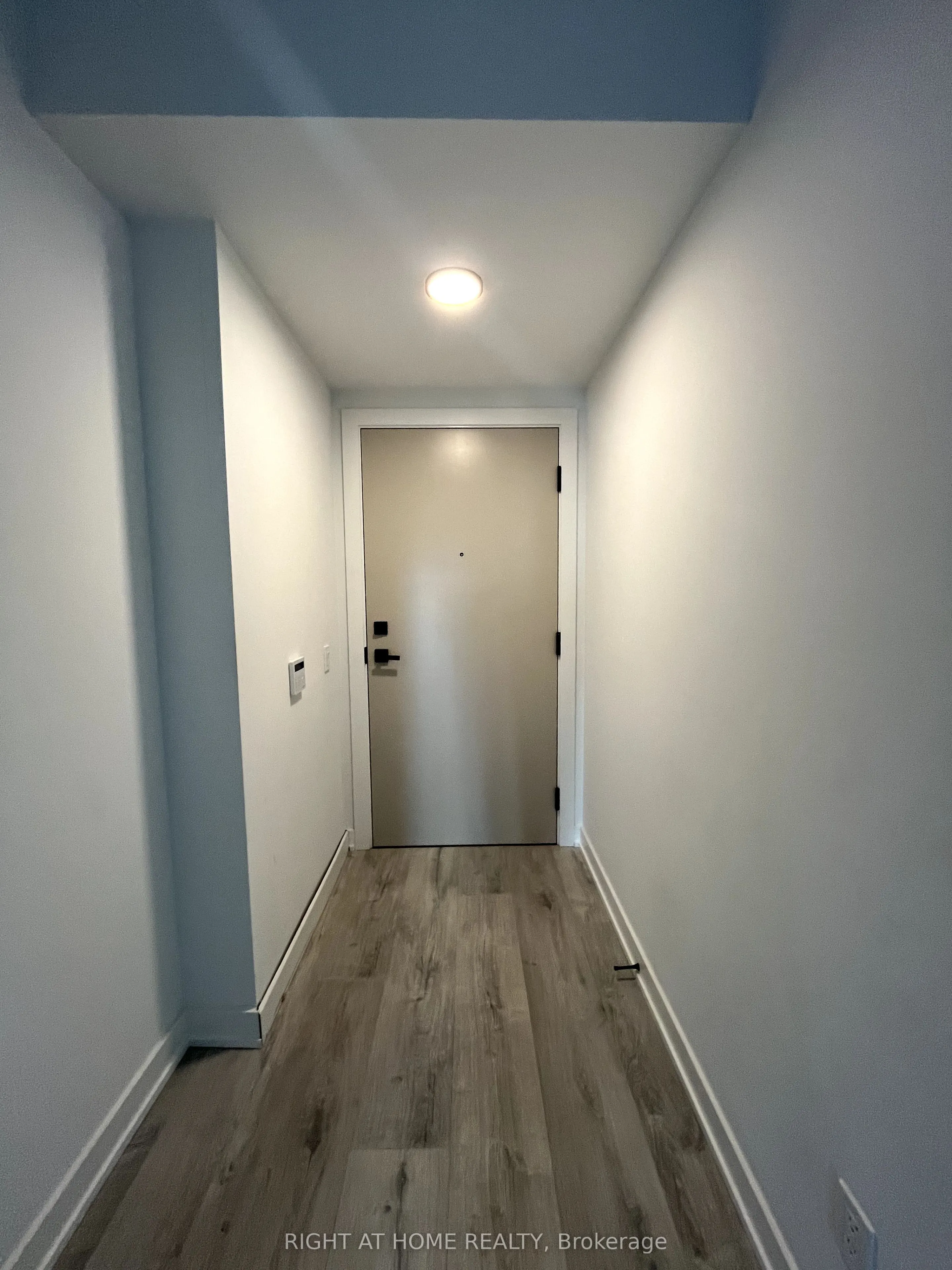 327 King Street W, #1106
