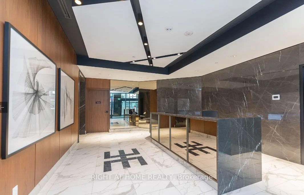 327 King Street W, #1106