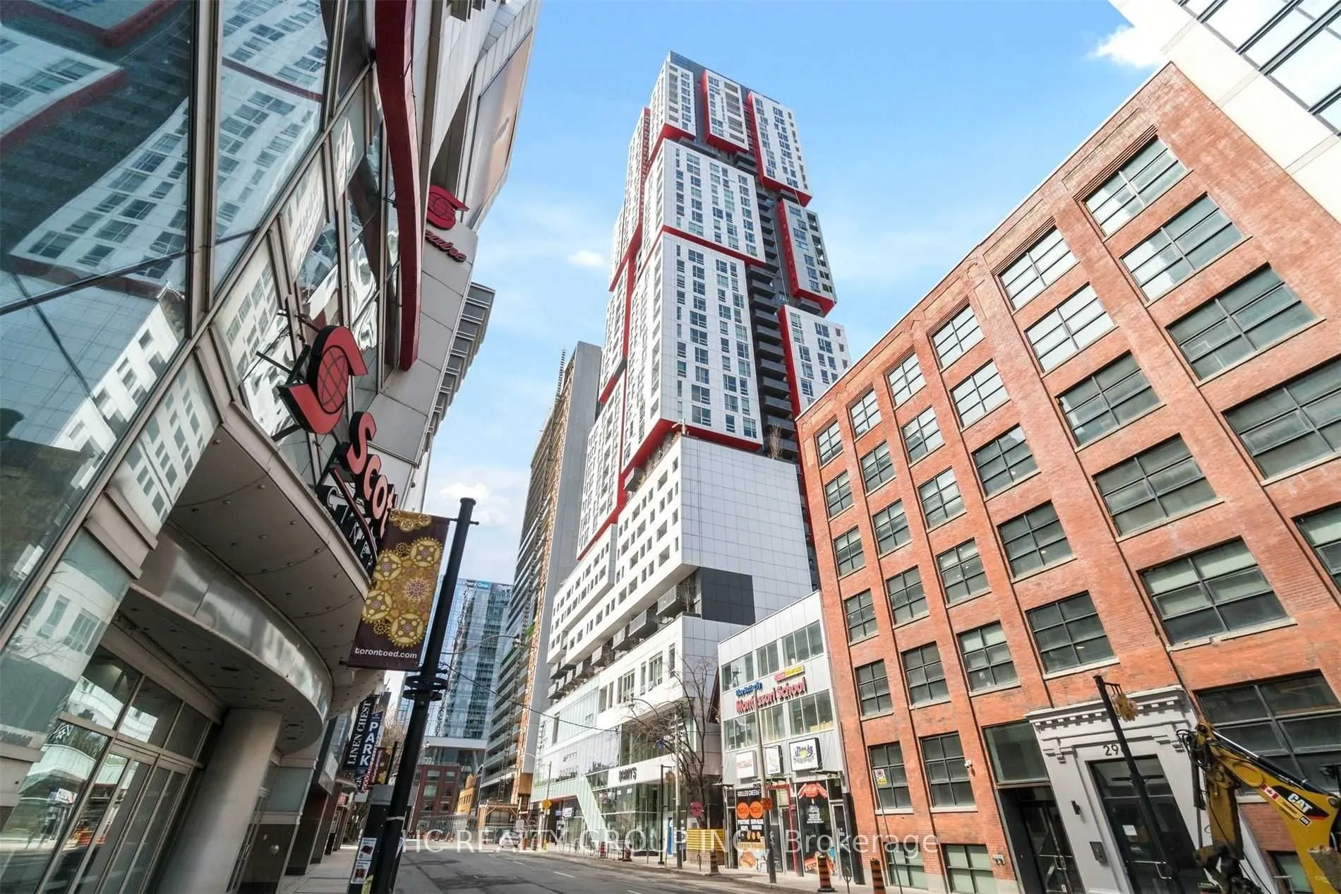 318 Richmond Street W, #703