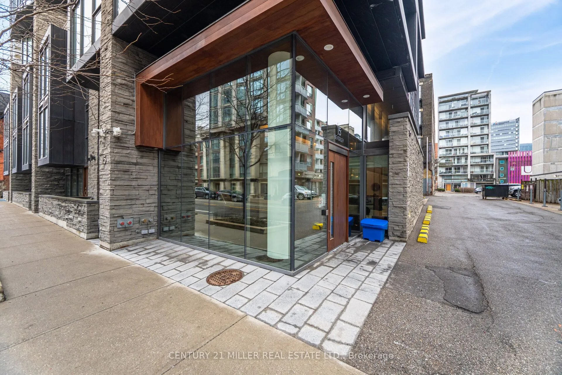 15 Beverley Street, #301