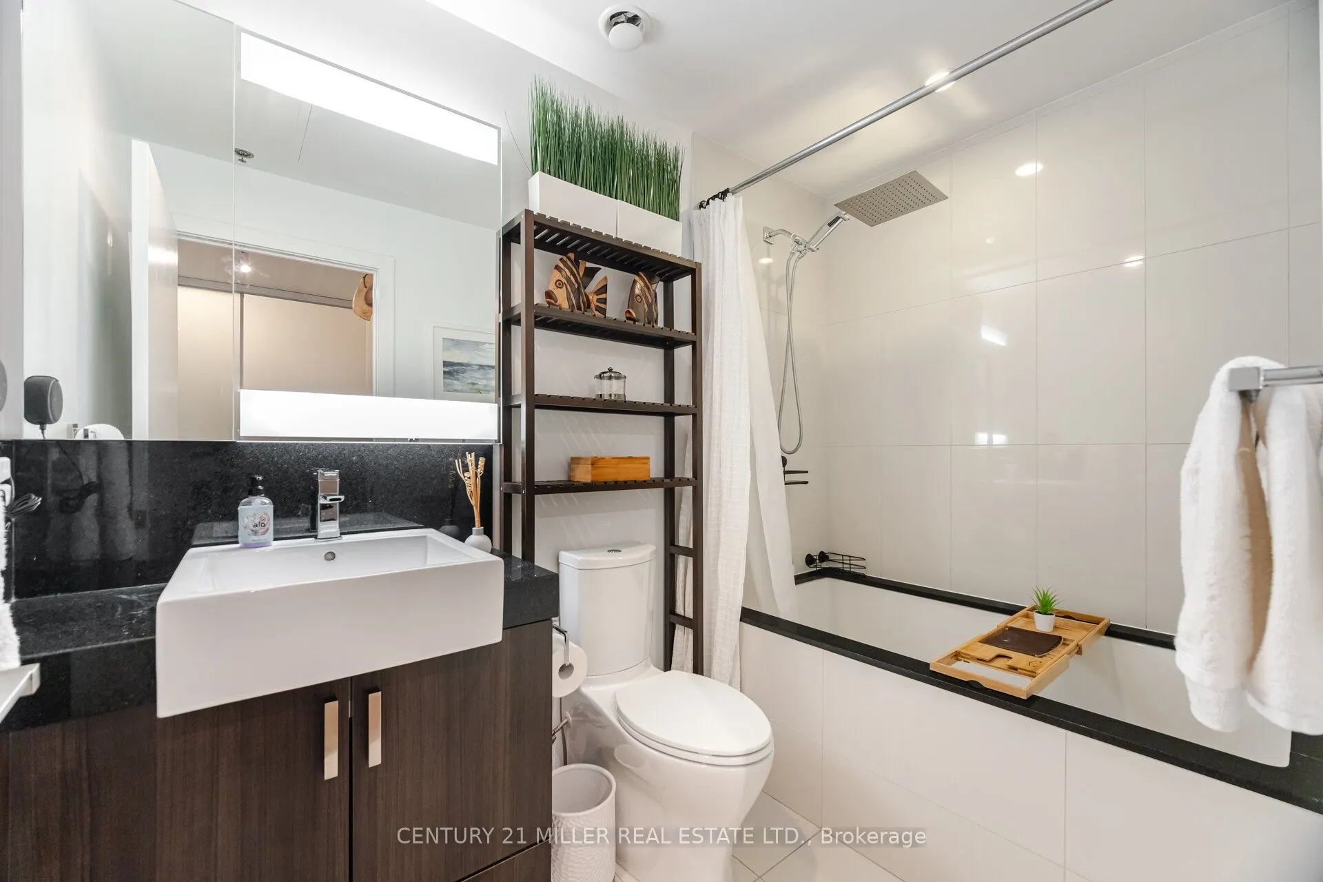 15 Beverley Street, #301