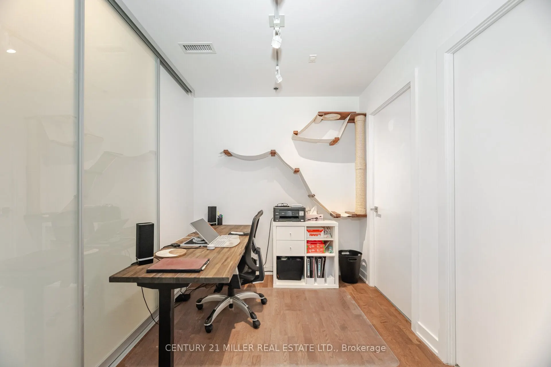 15 Beverley Street, #301