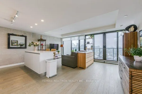 111 Bathurst Street, #1605