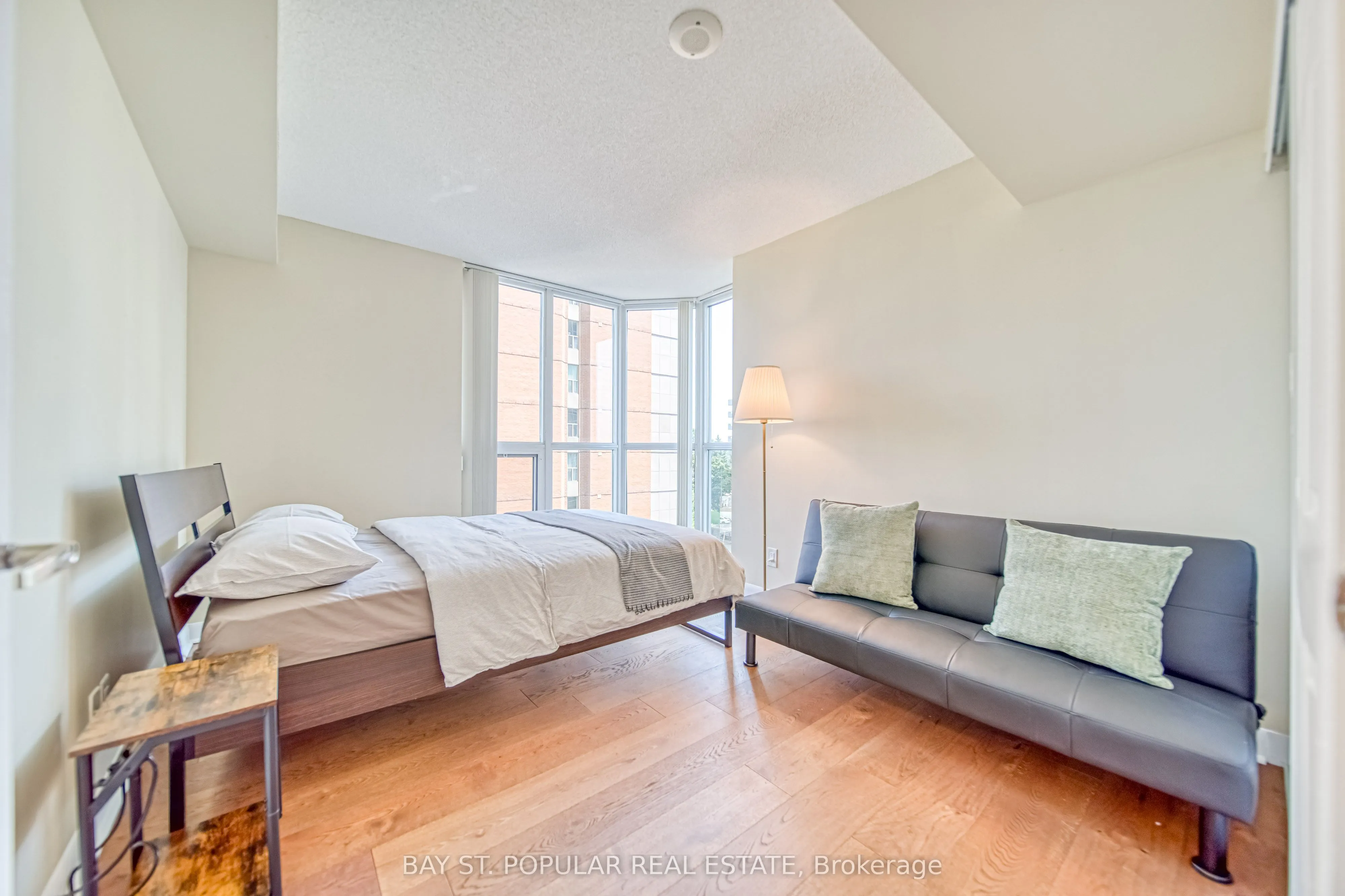 5793 Yonge Street, #605