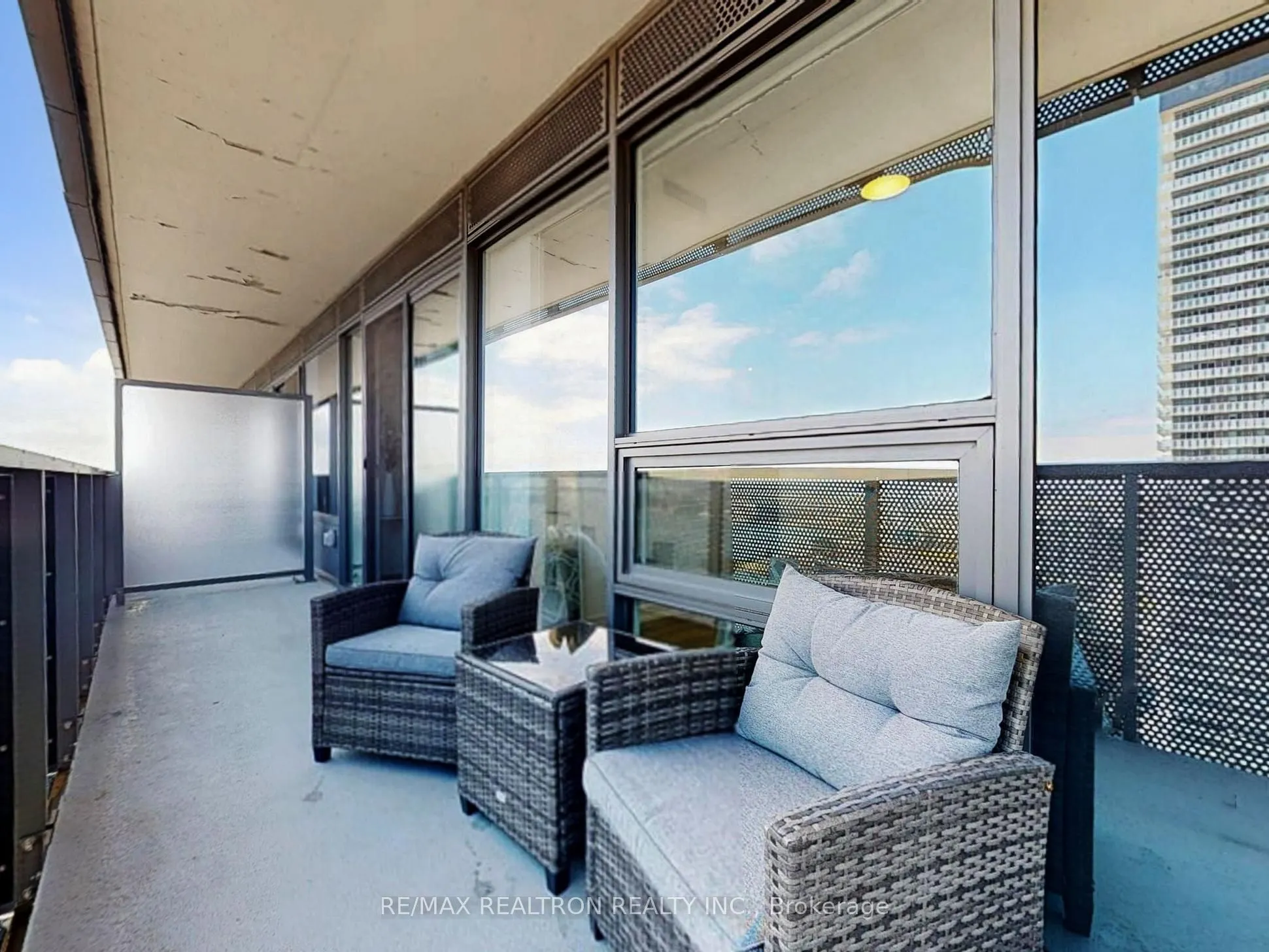 138 Downes Street, #2906