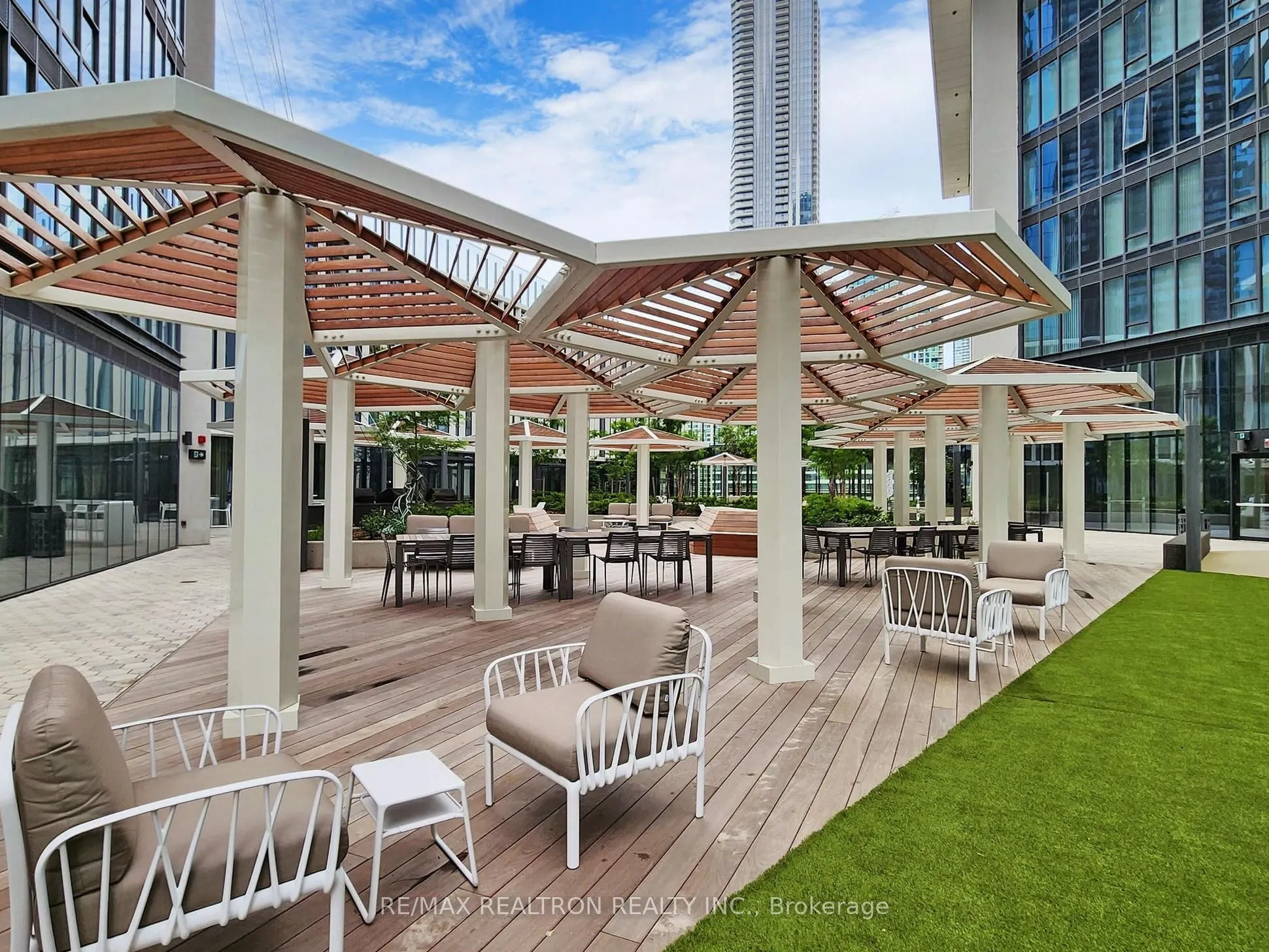 138 Downes Street, #2906