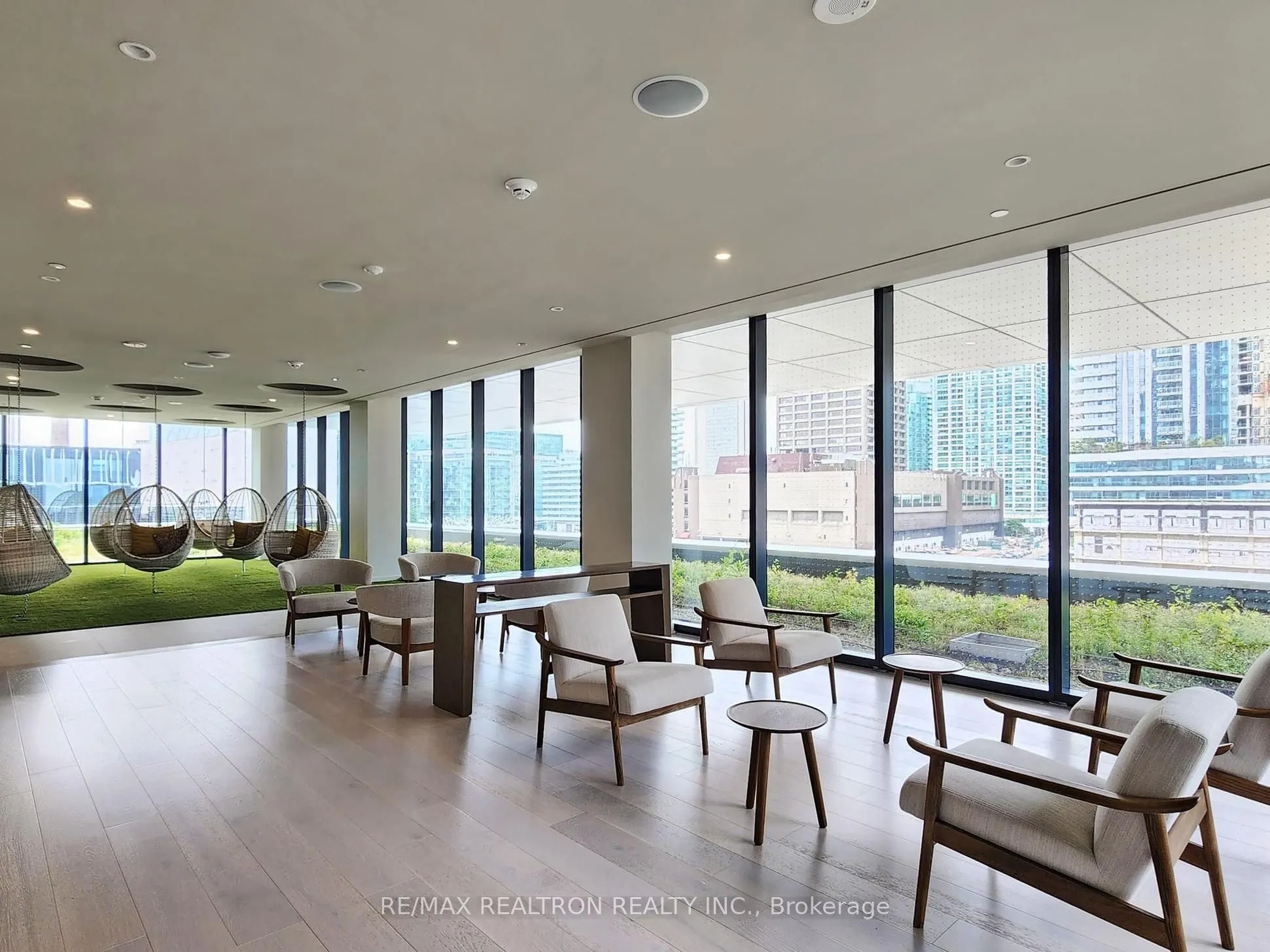 138 Downes Street, #2906