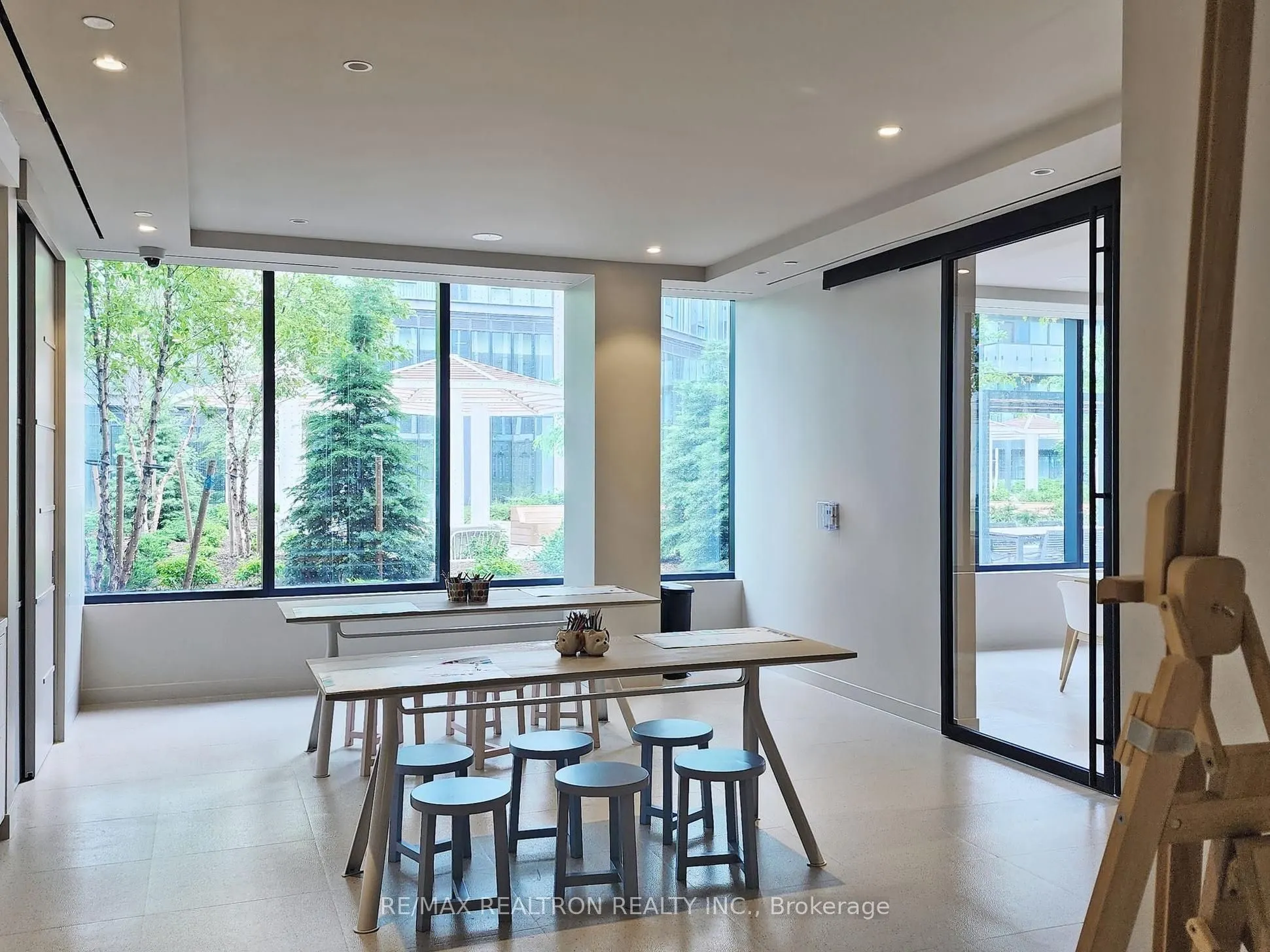 138 Downes Street, #2906