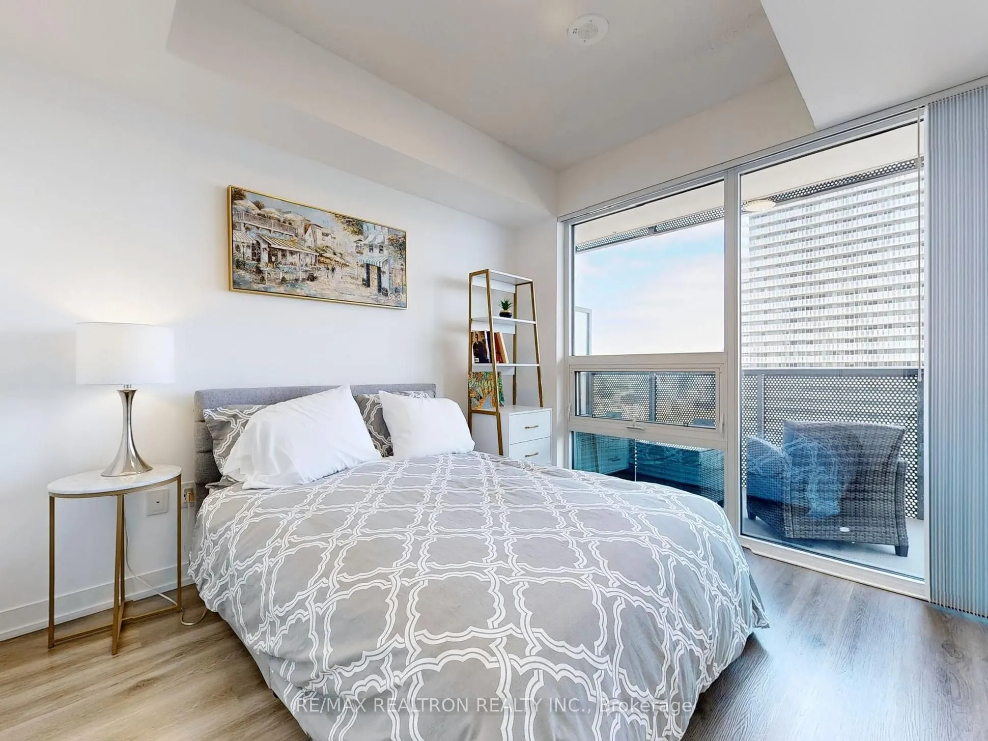 138 Downes Street, #2906