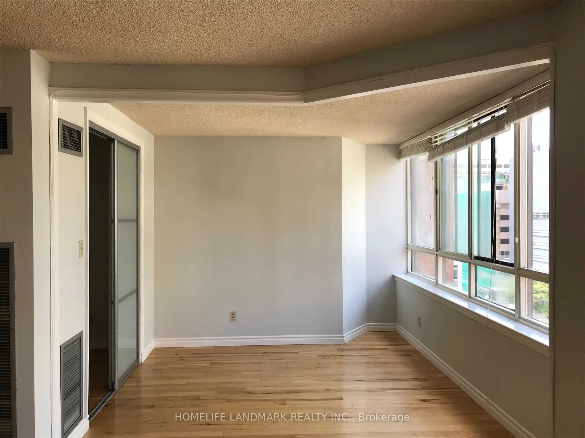 633 Bay Street, #1122