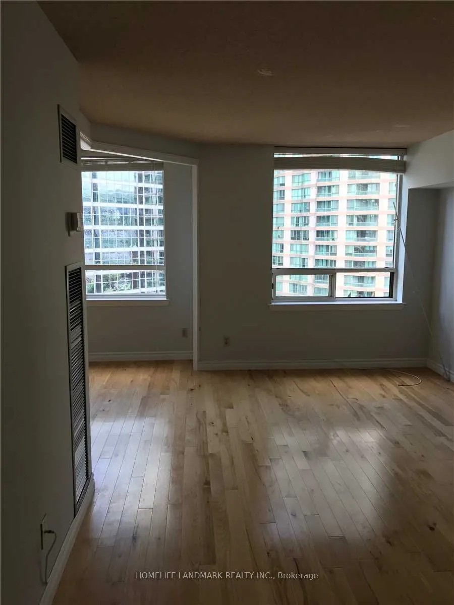 633 Bay Street, #1122