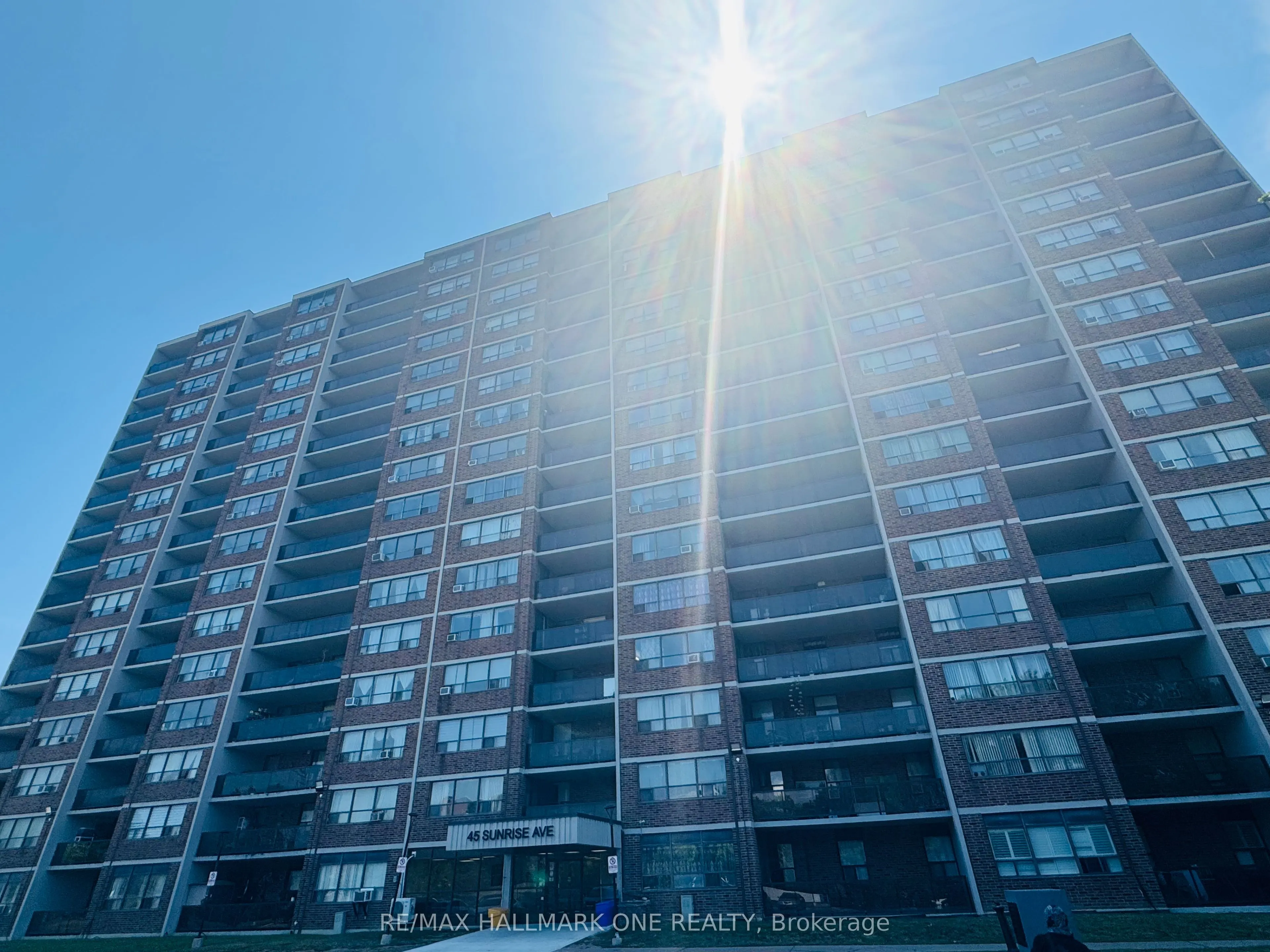45 Sunrise Avenue E, #904