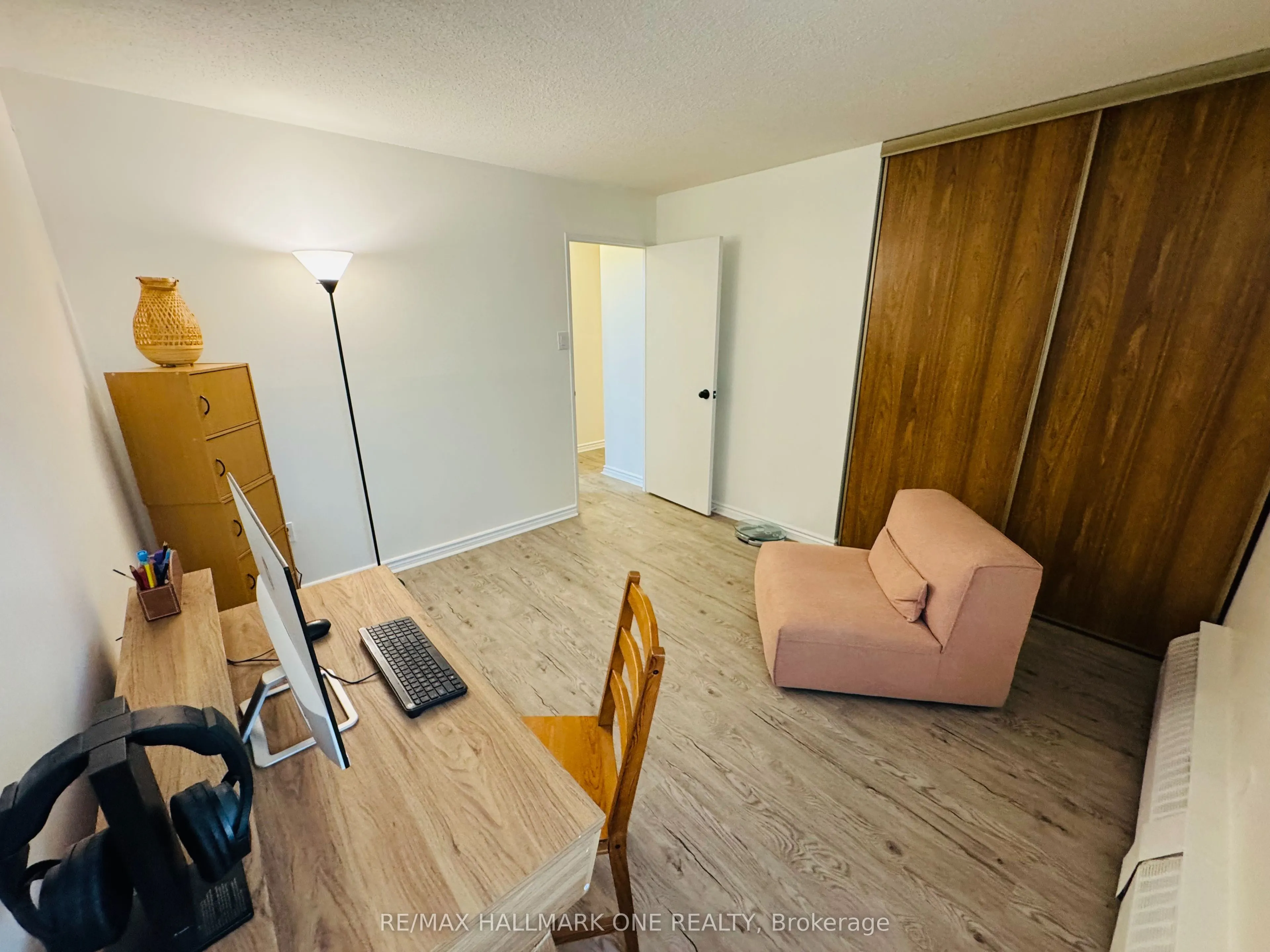 45 Sunrise Avenue E, #904
