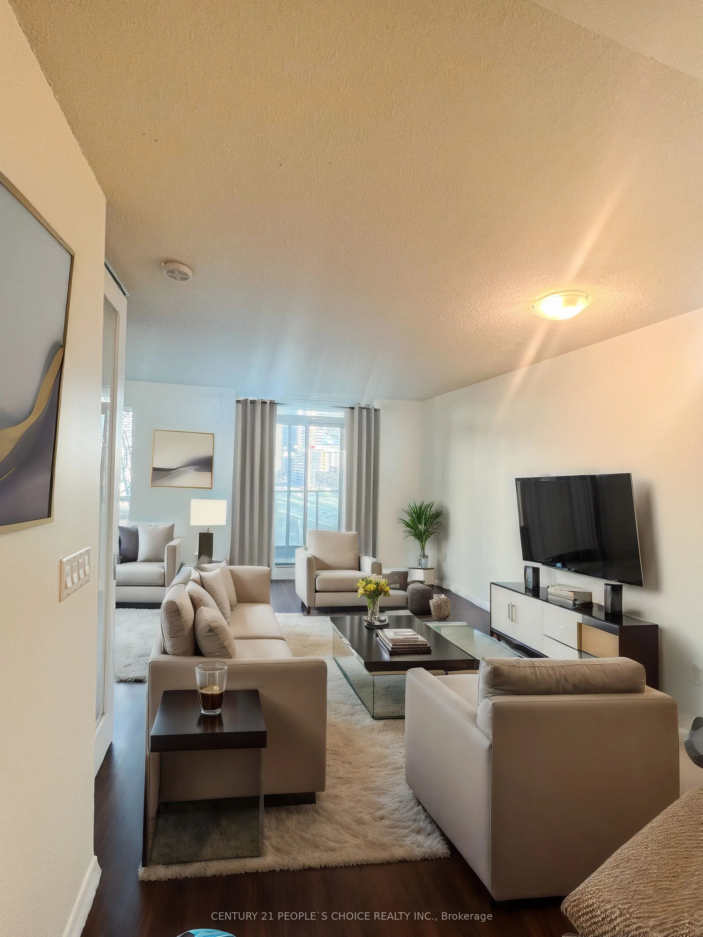 18 Yonge Street, #806