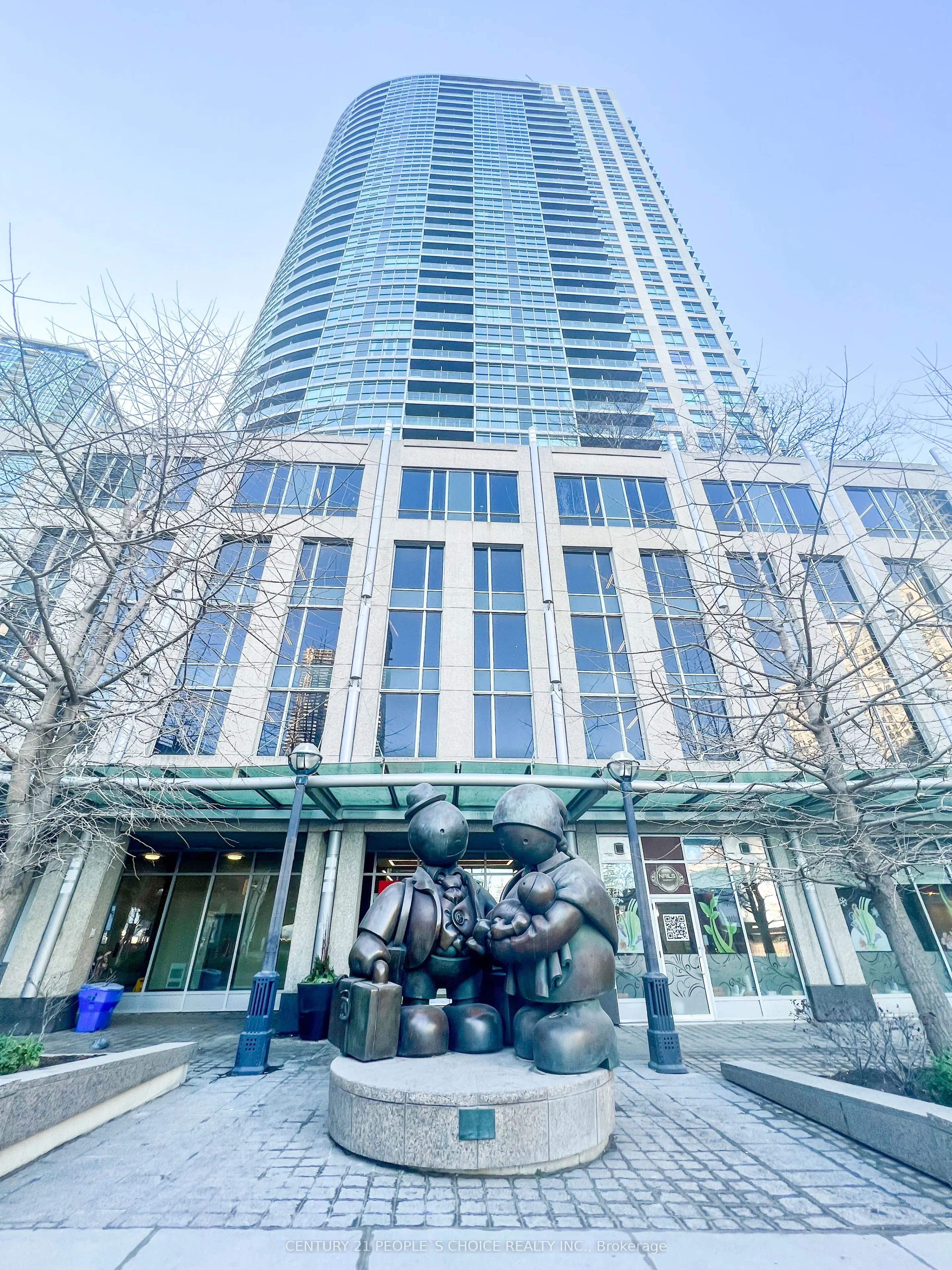 18 Yonge Street, #806