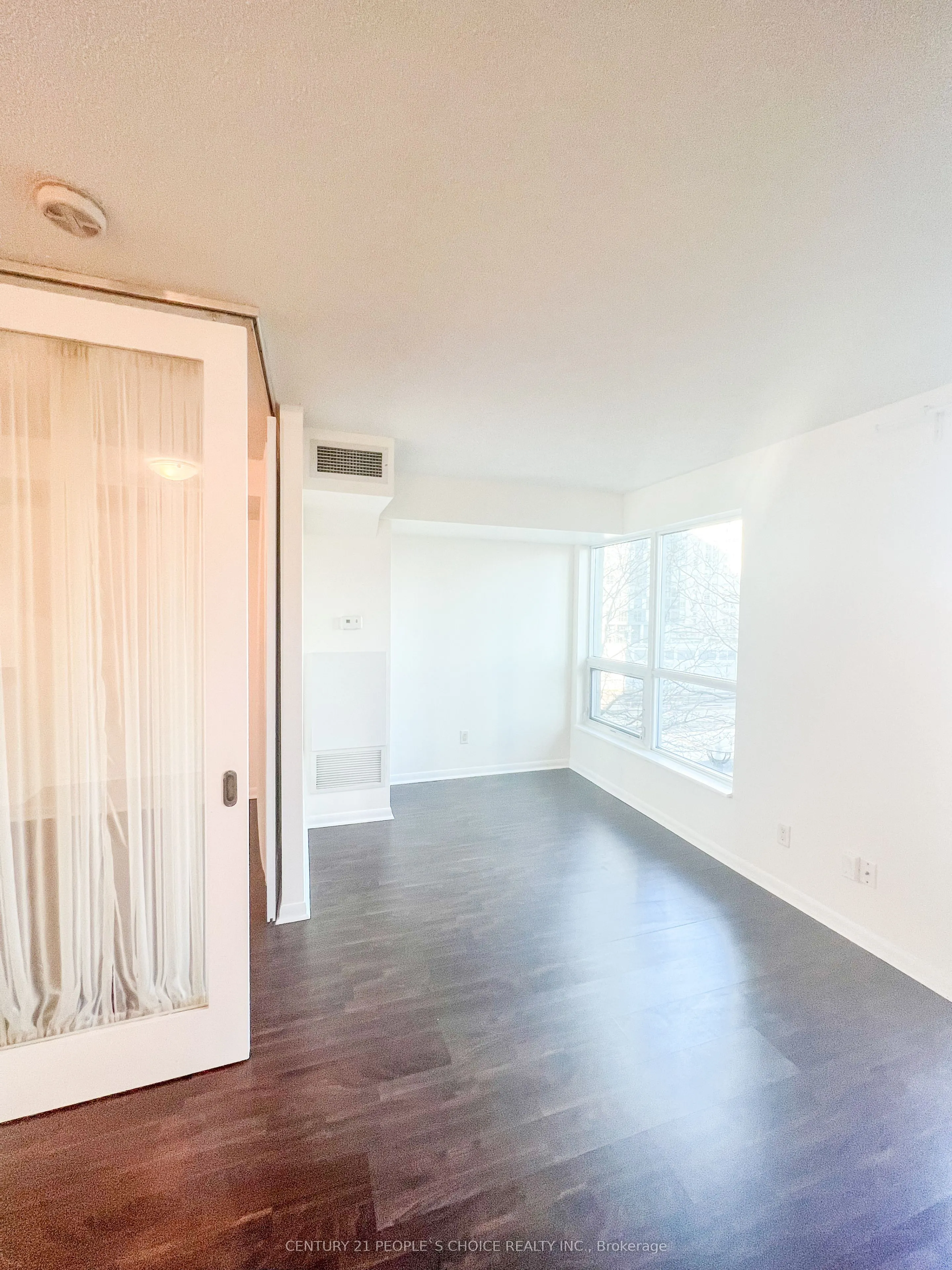 18 Yonge Street, #806