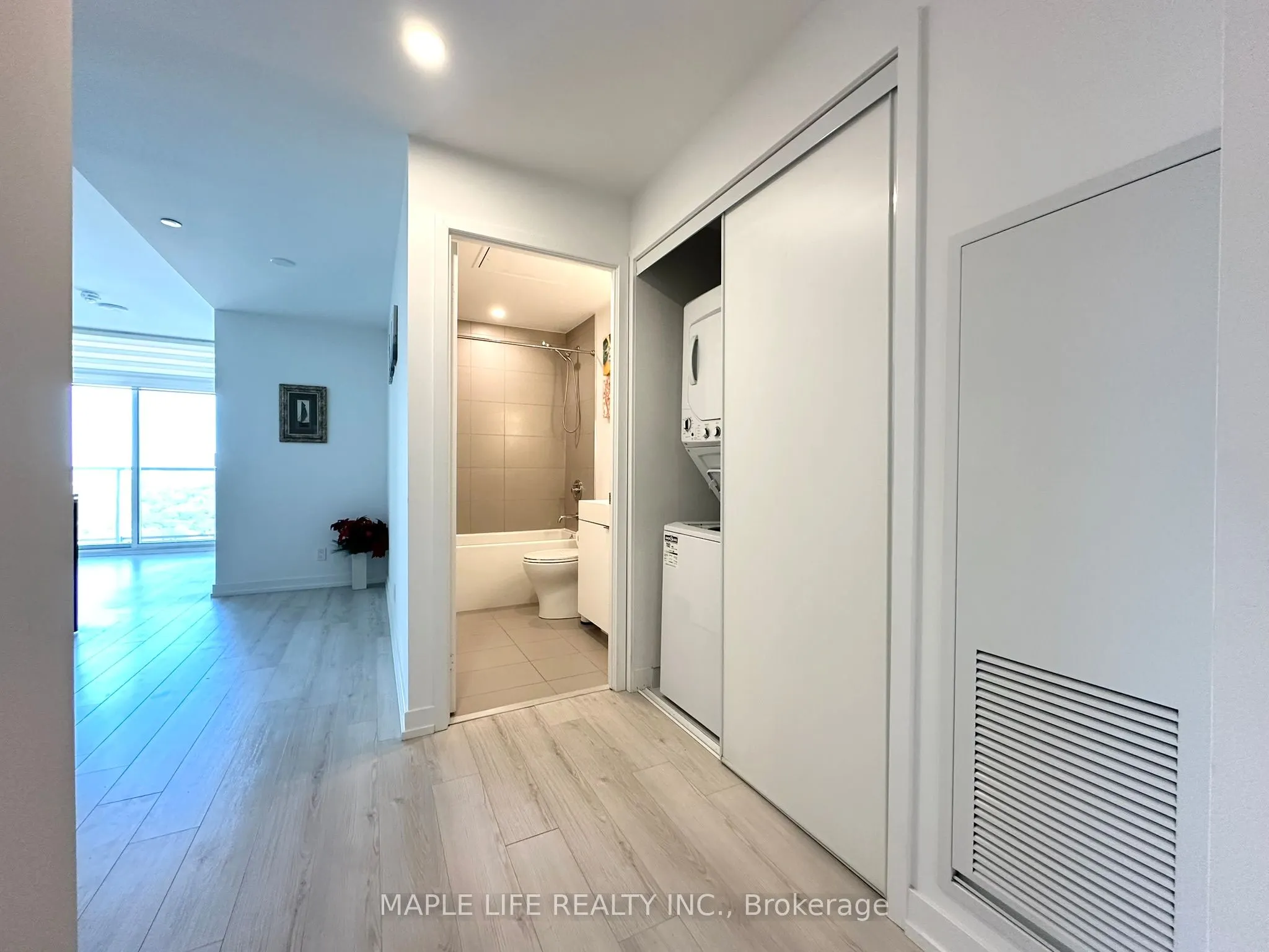 33 Helendale Avenue, #1901
