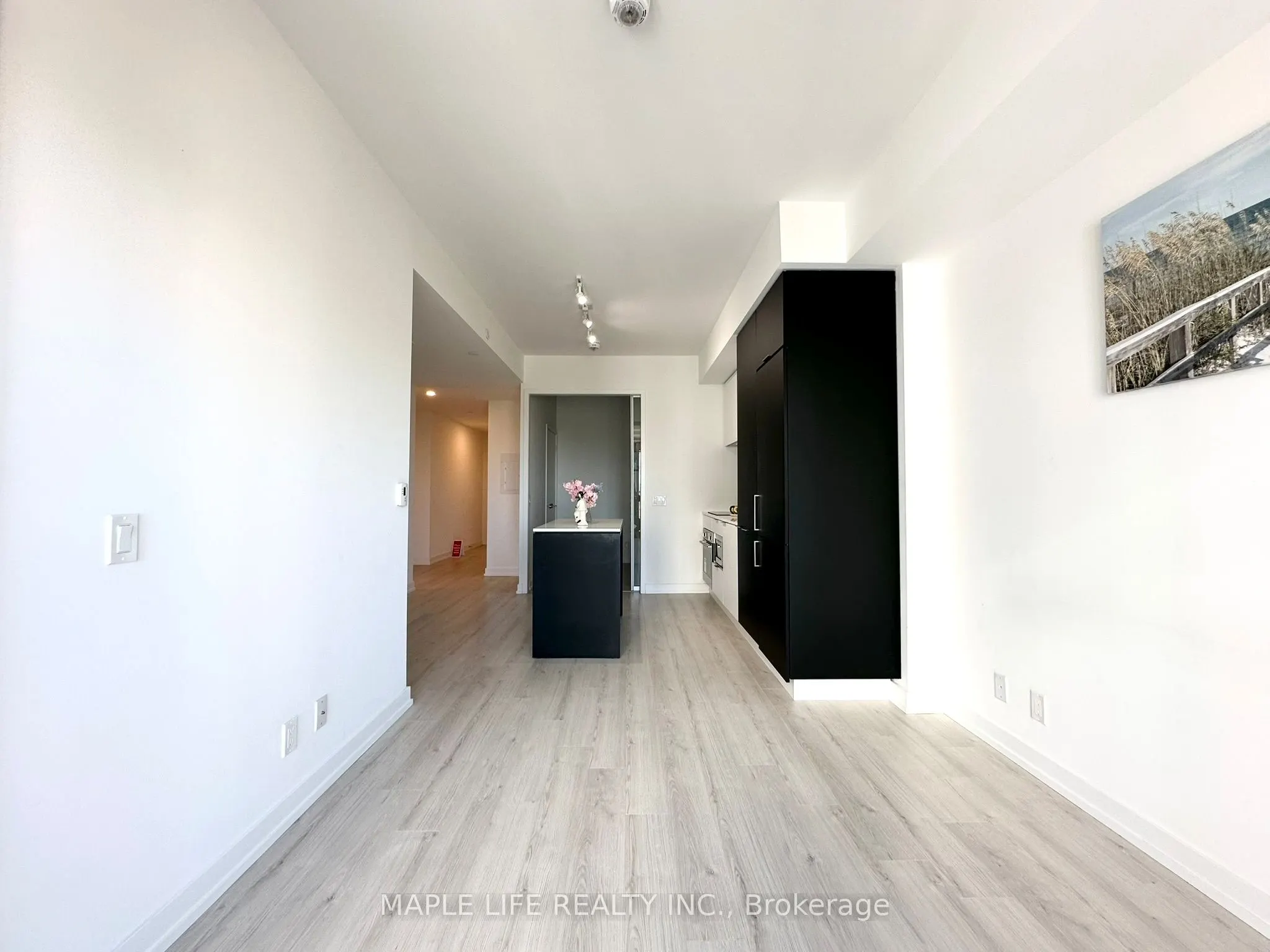 33 Helendale Avenue, #1901