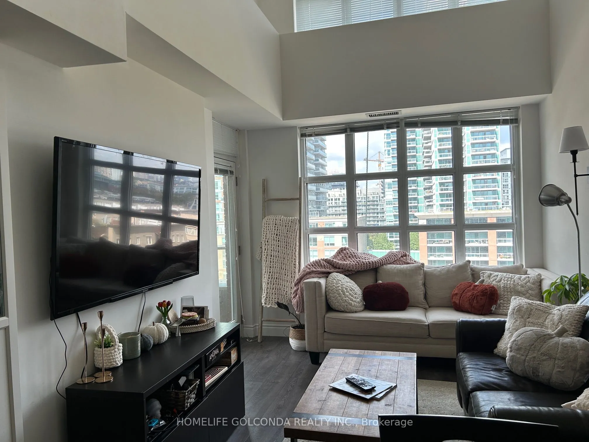 65 East Liberty Street, #912