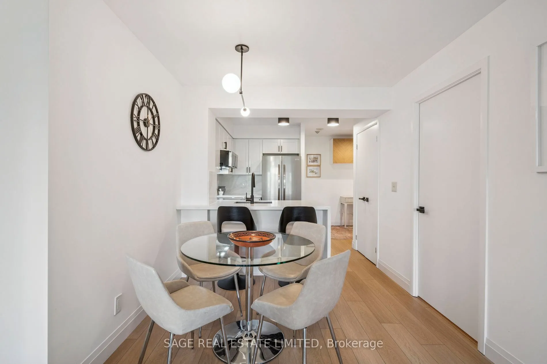 76 Shuter Street, #403