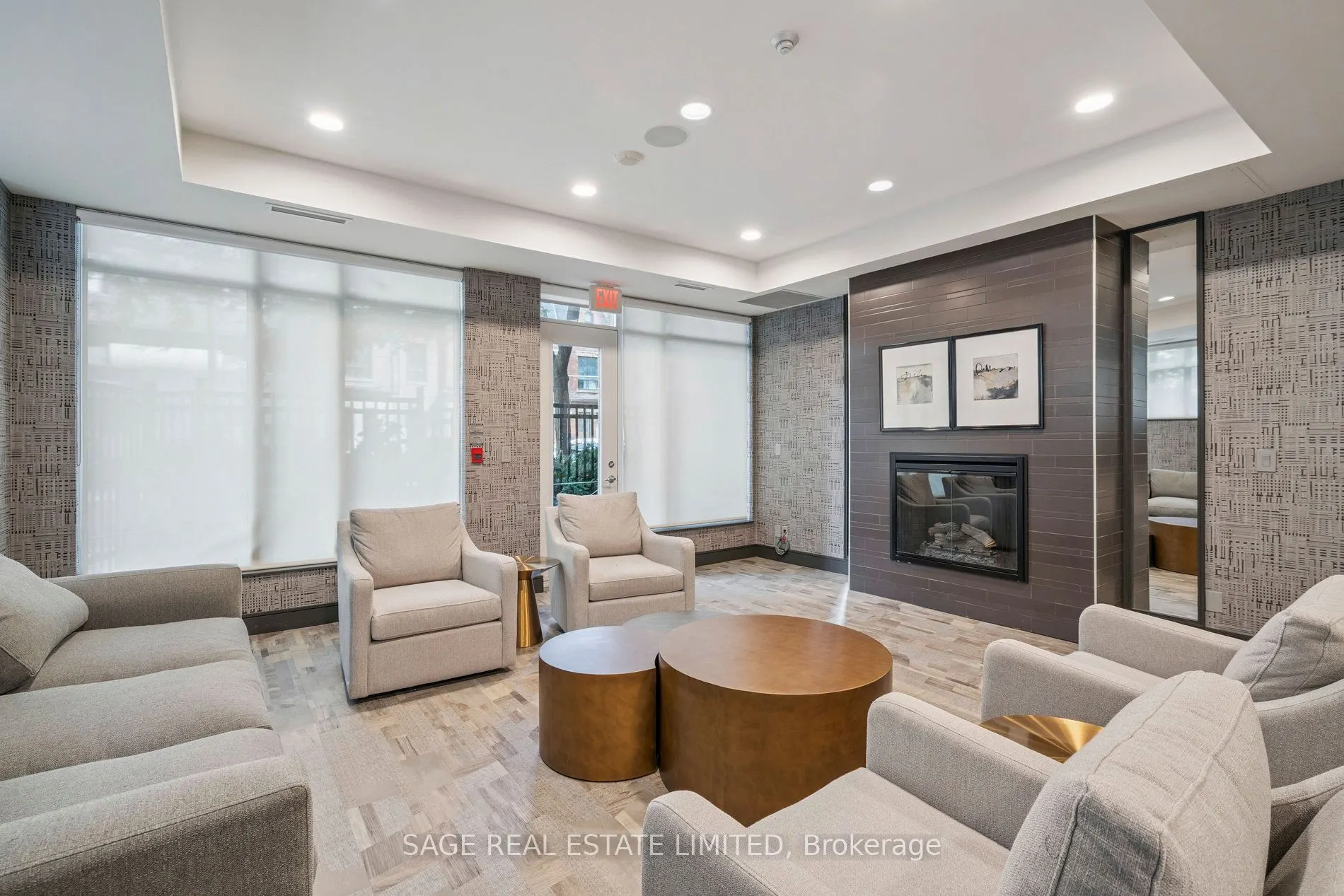 76 Shuter Street, #403