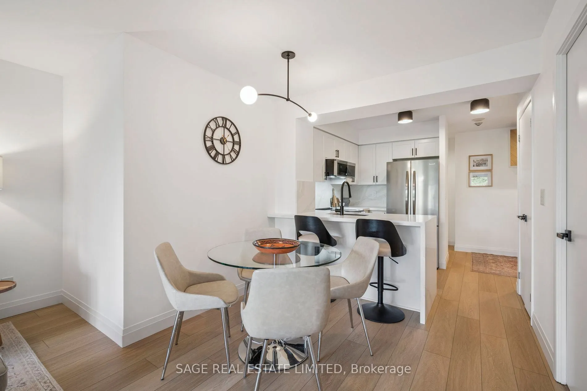 76 Shuter Street, #403