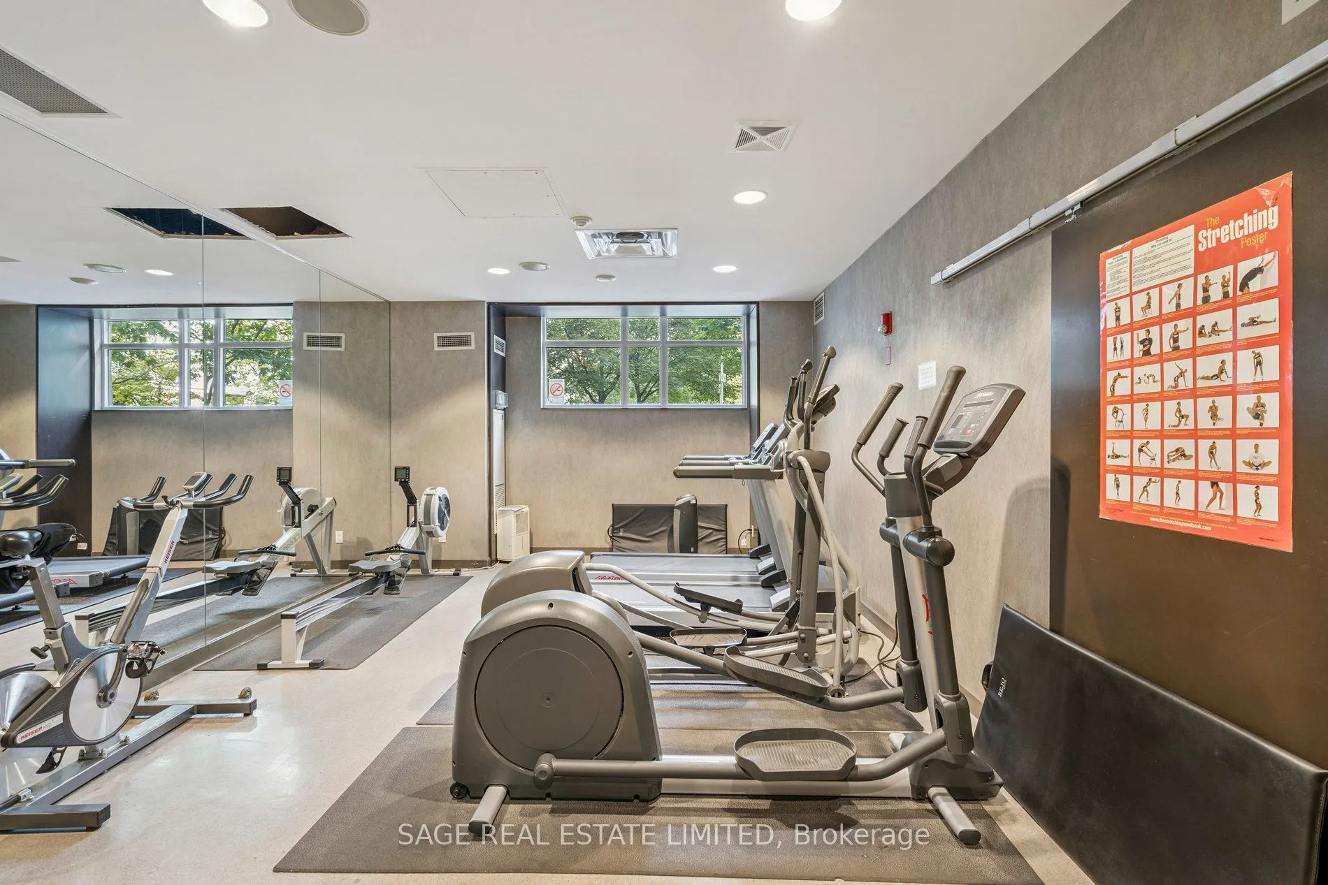 76 Shuter Street, #403