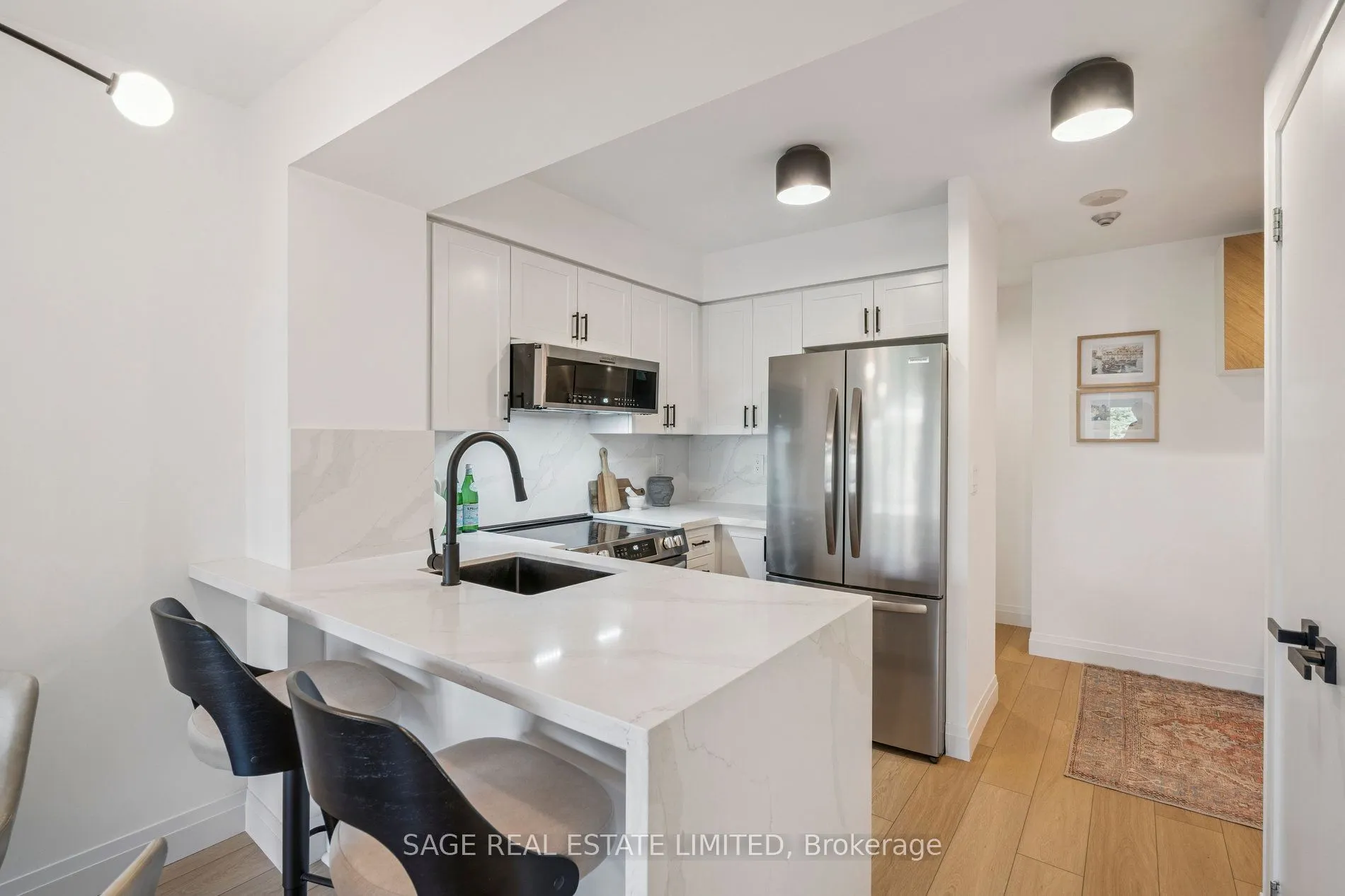 76 Shuter Street, #403