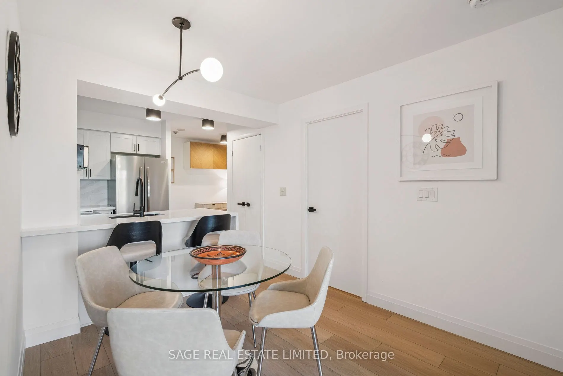 76 Shuter Street, #403