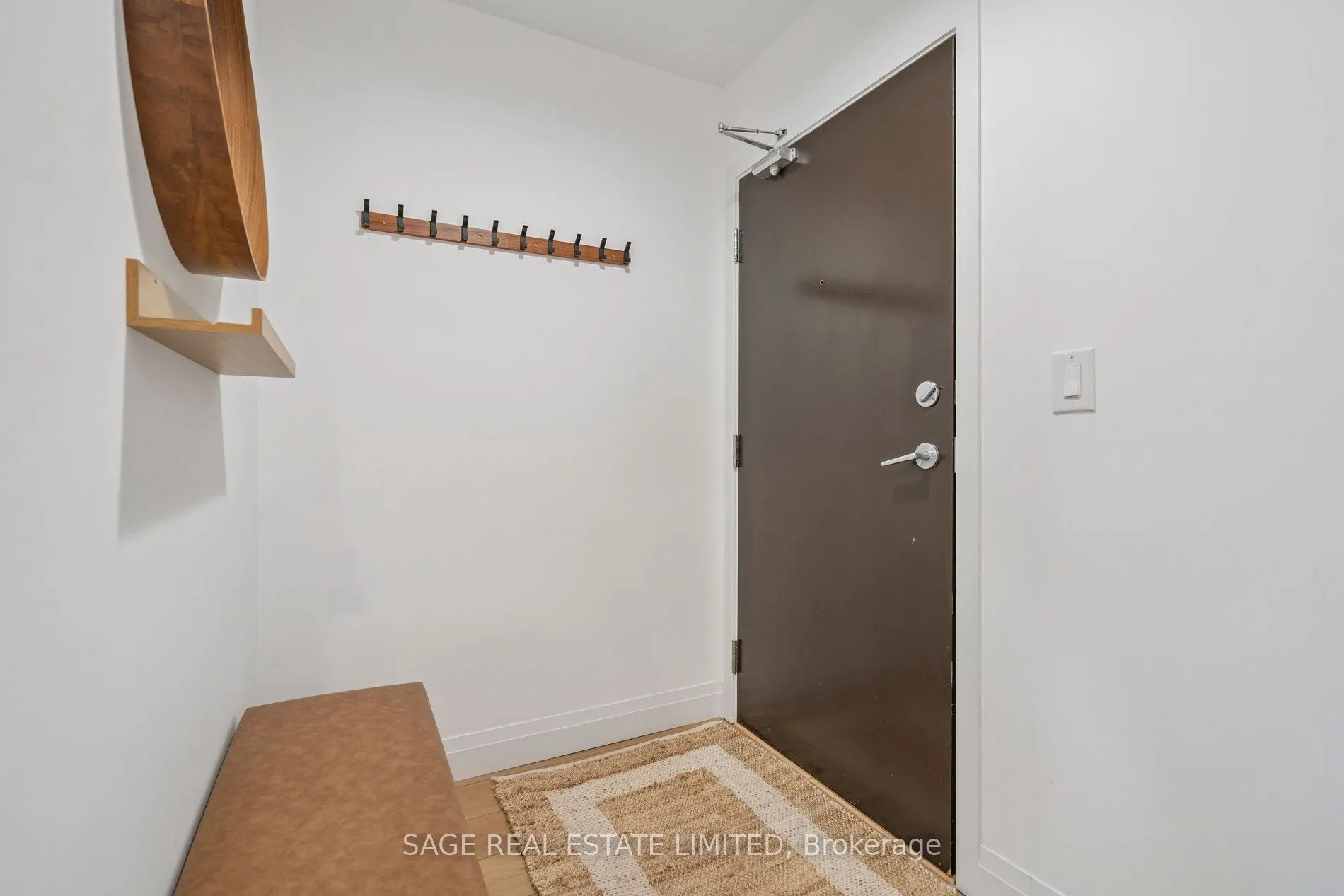76 Shuter Street, #403