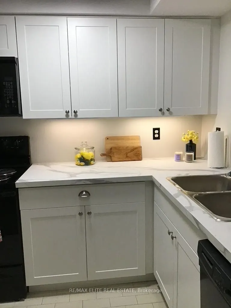 65 Scadding Avenue, #323