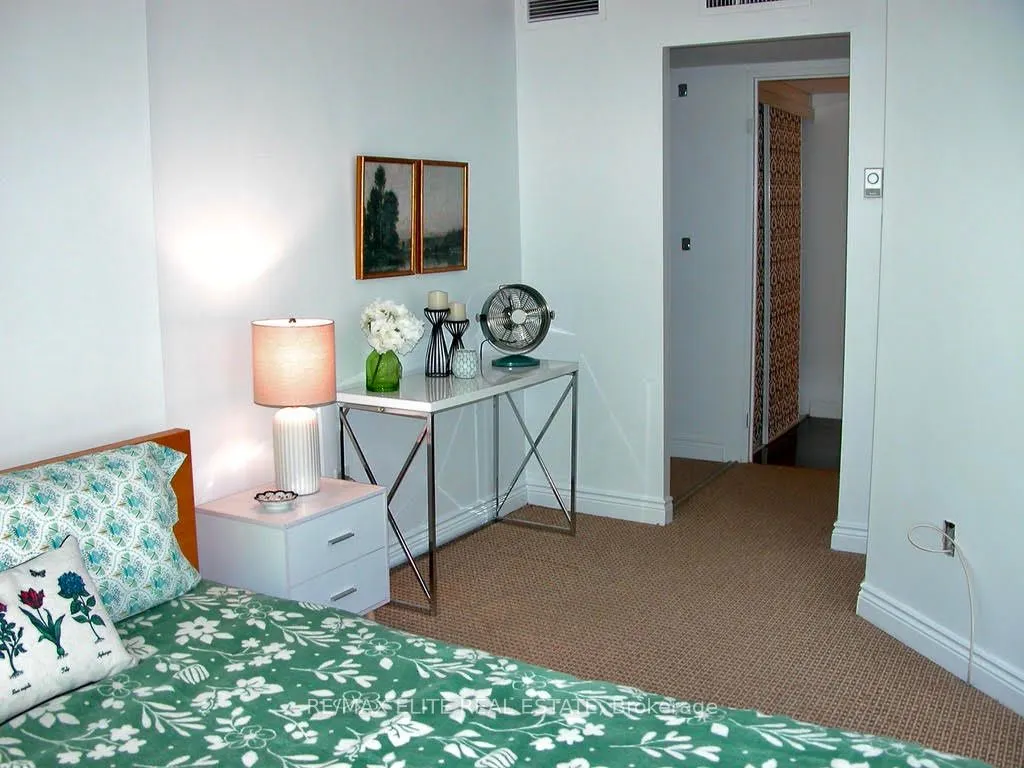 65 Scadding Avenue, #323