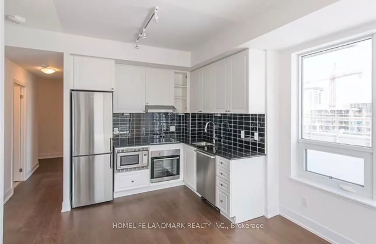 7 Kenaston Gardens, #806