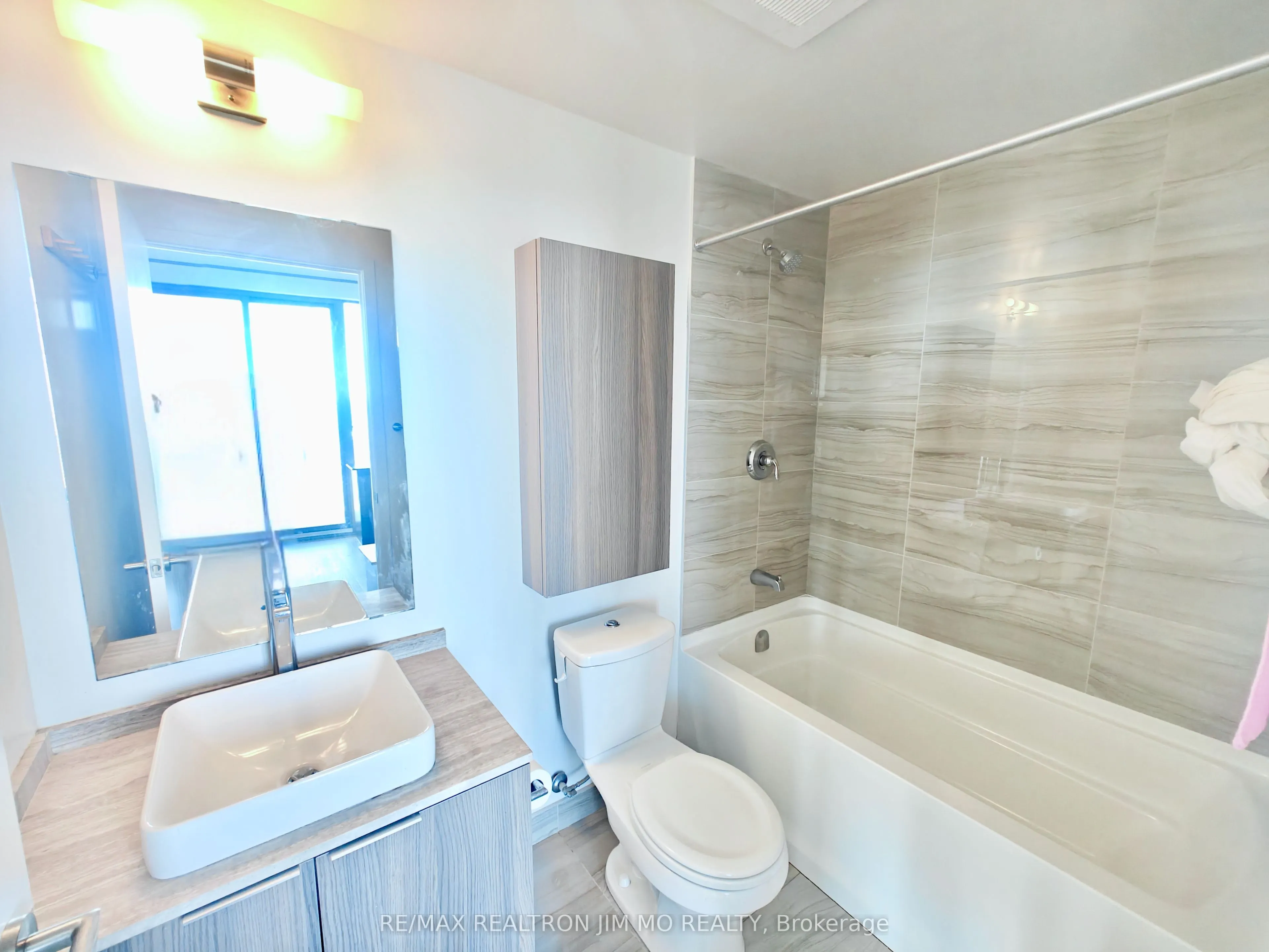 11 Wellesley Street W, #5802
