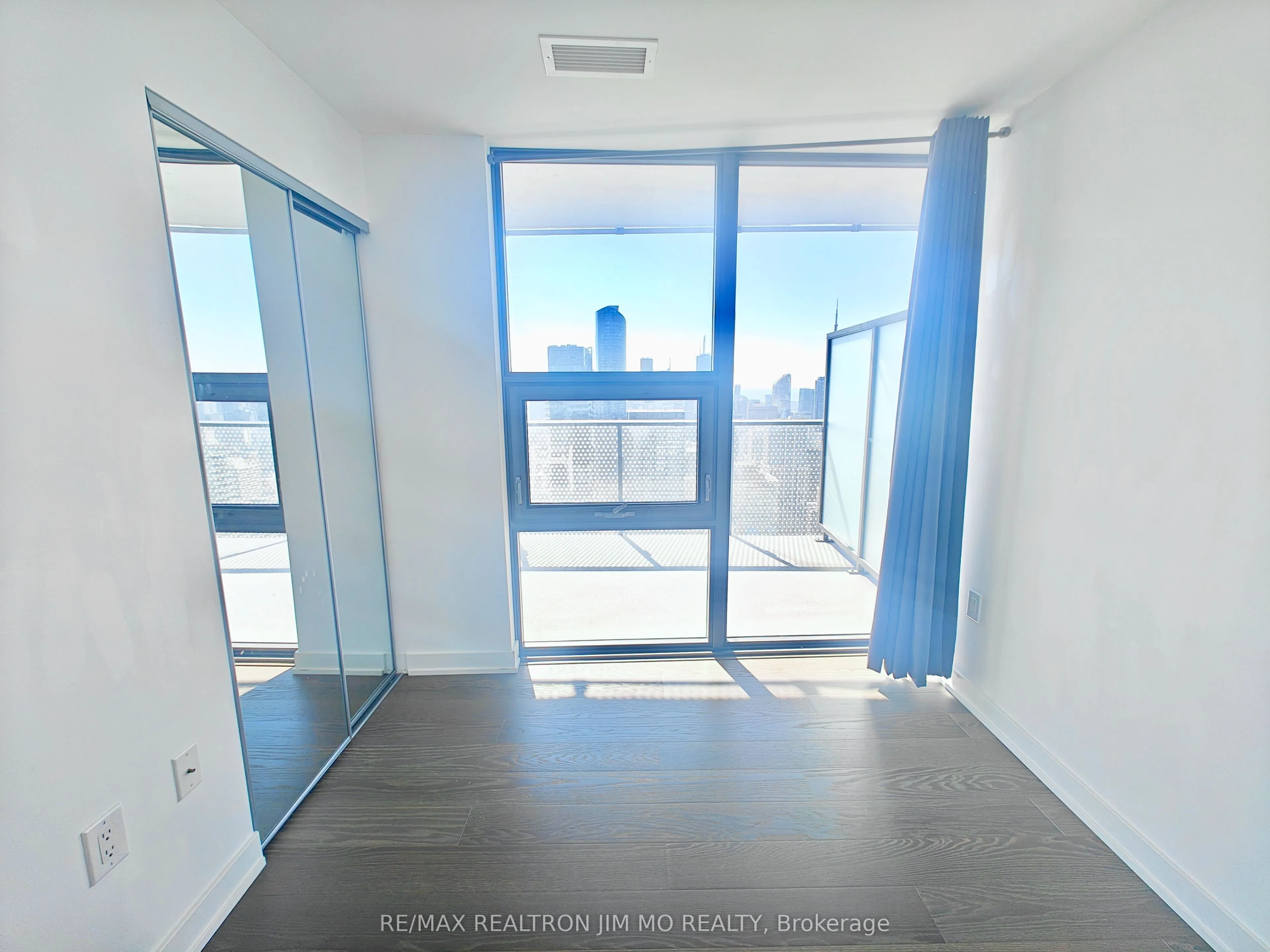 11 Wellesley Street W, #5802