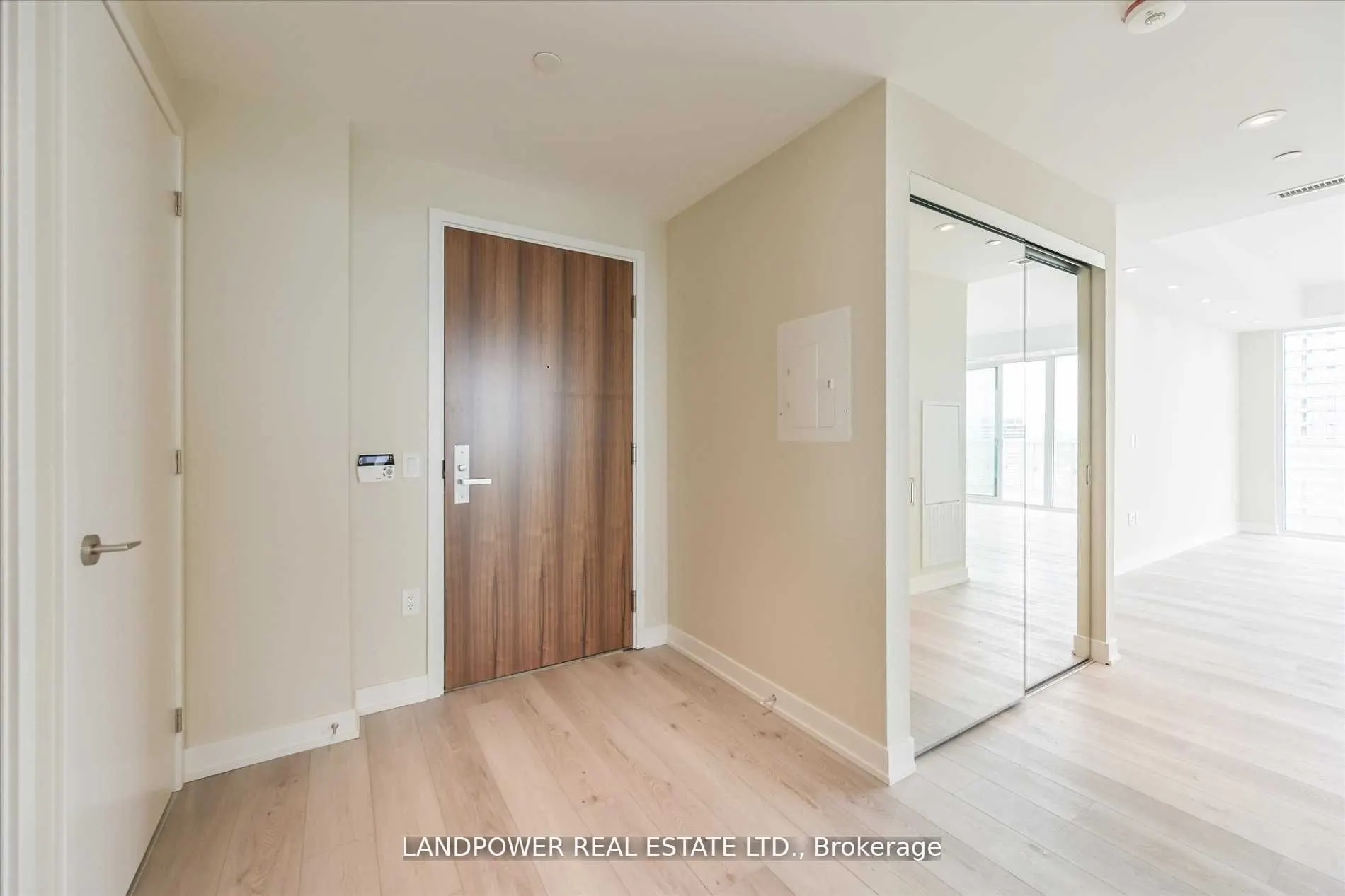 15 Queens Quay E, #3106