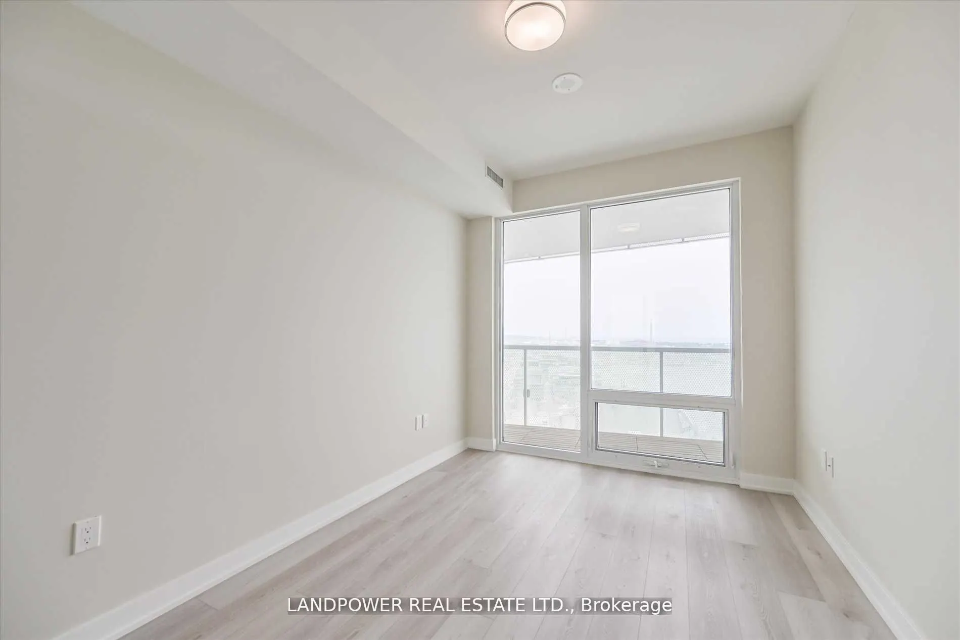 15 Queens Quay E, #3106