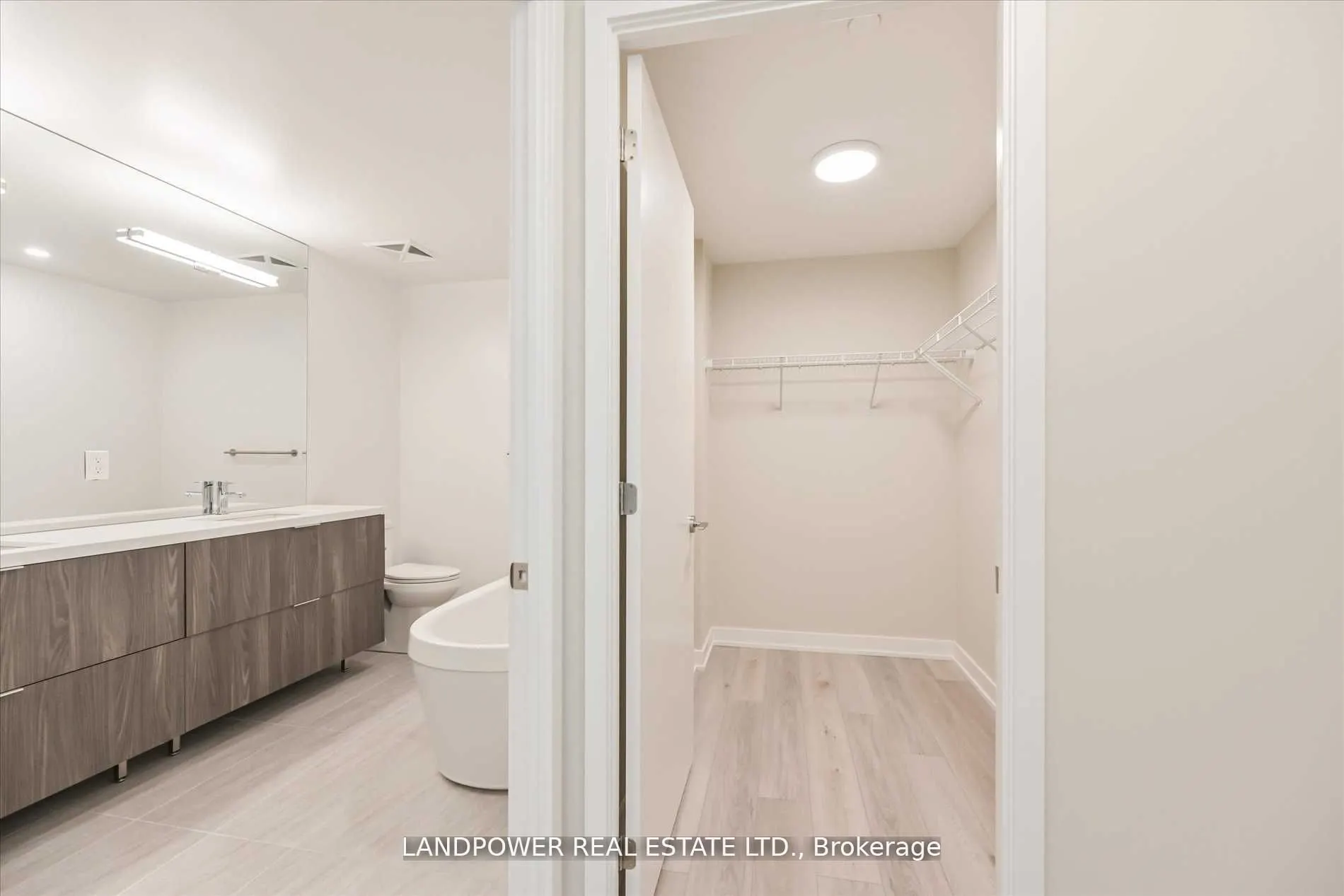 15 Queens Quay E, #3106
