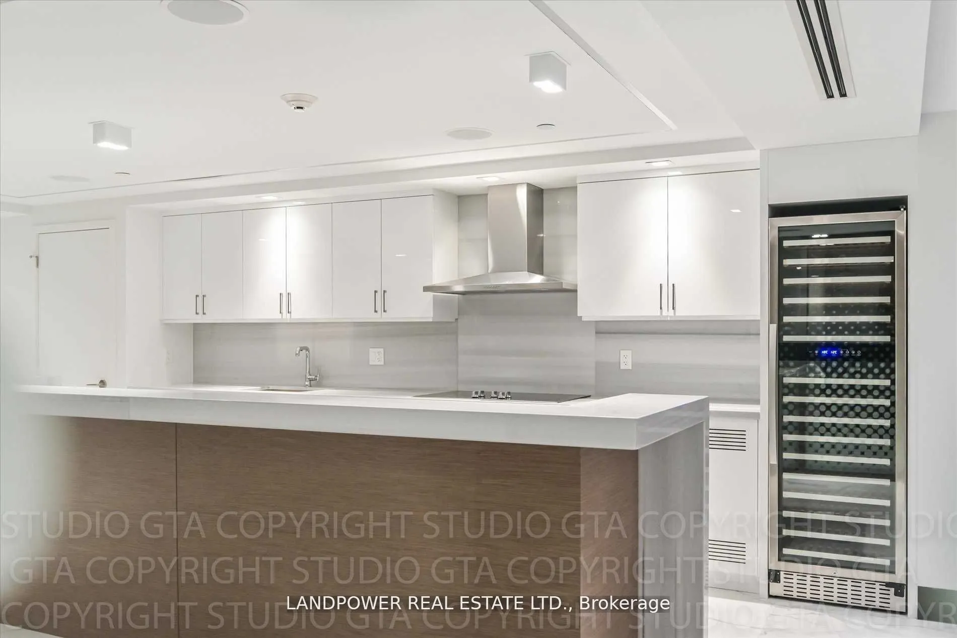 15 Queens Quay E, #3106
