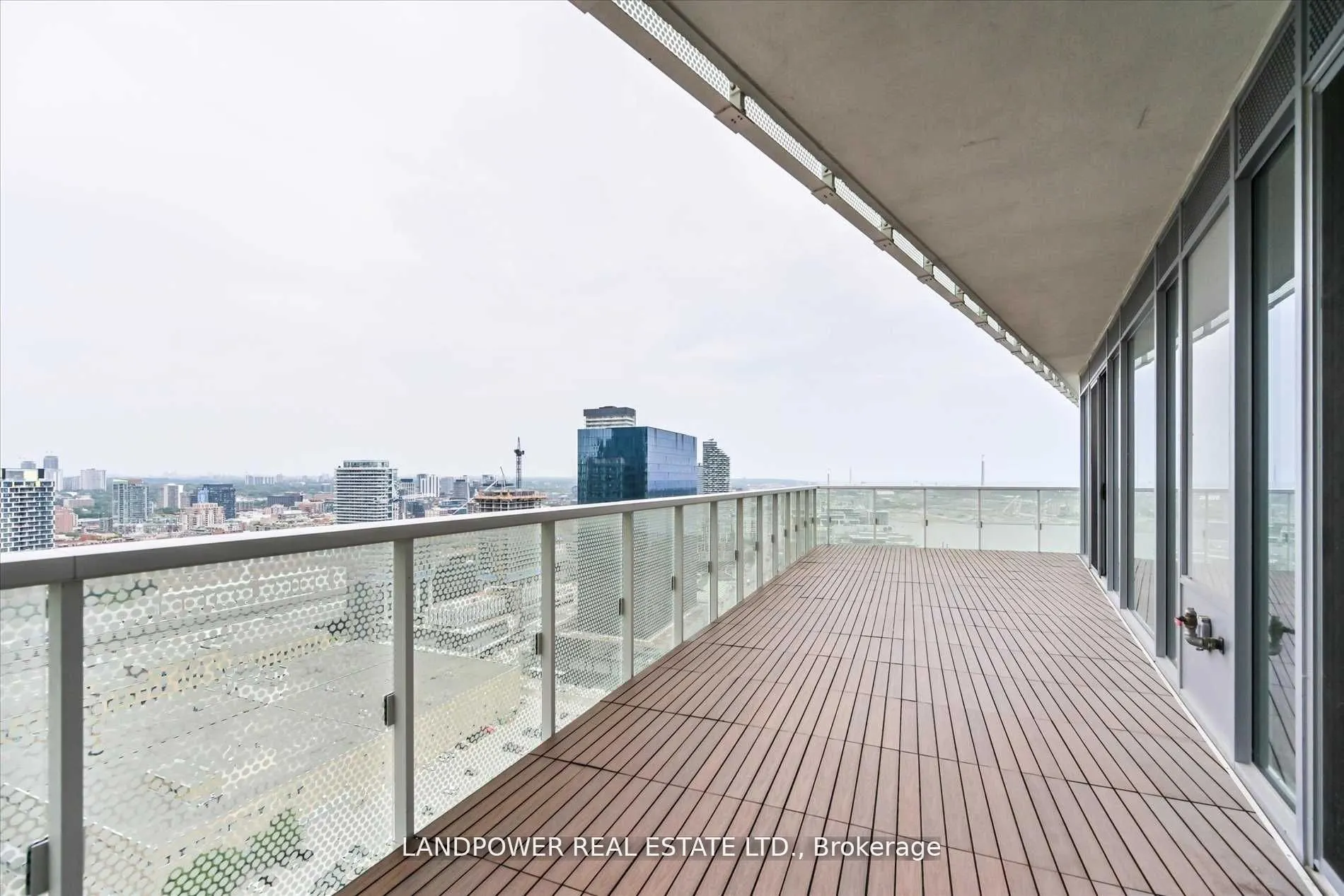 15 Queens Quay E, #3106