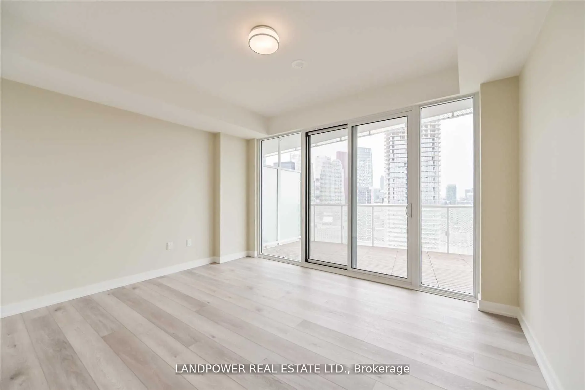 15 Queens Quay E, #3106