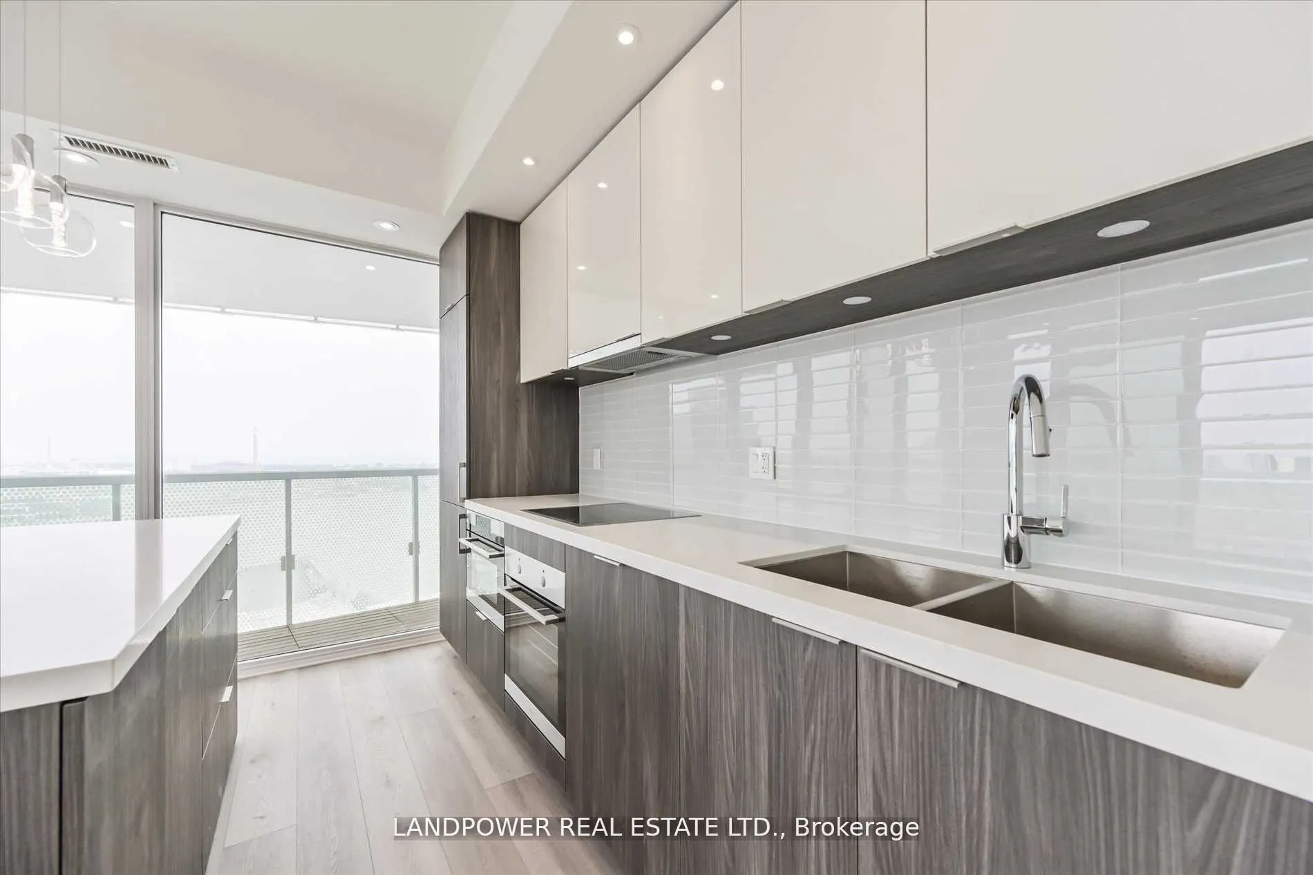 15 Queens Quay E, #3106