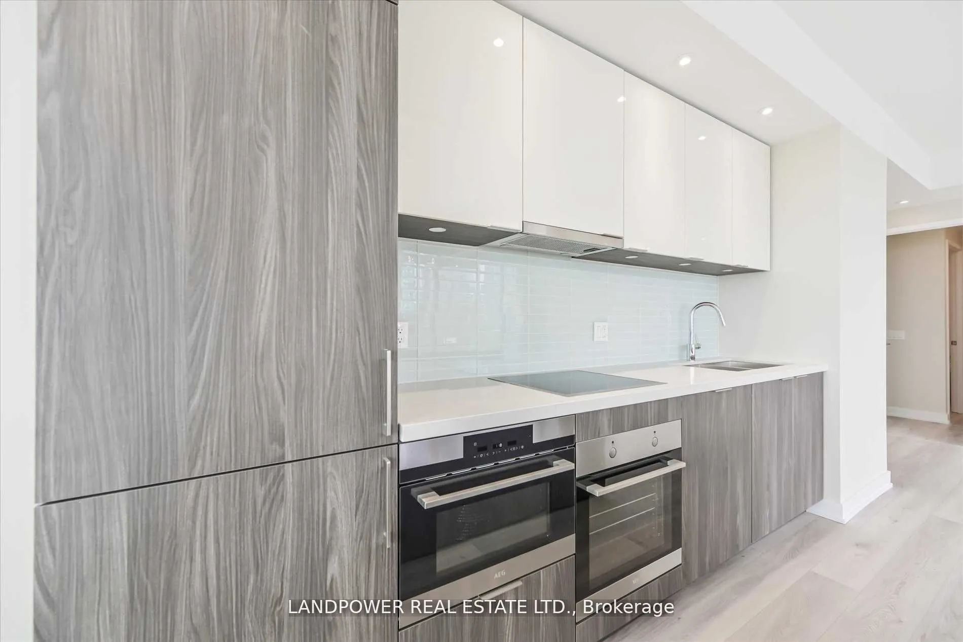 15 Queens Quay E, #3106