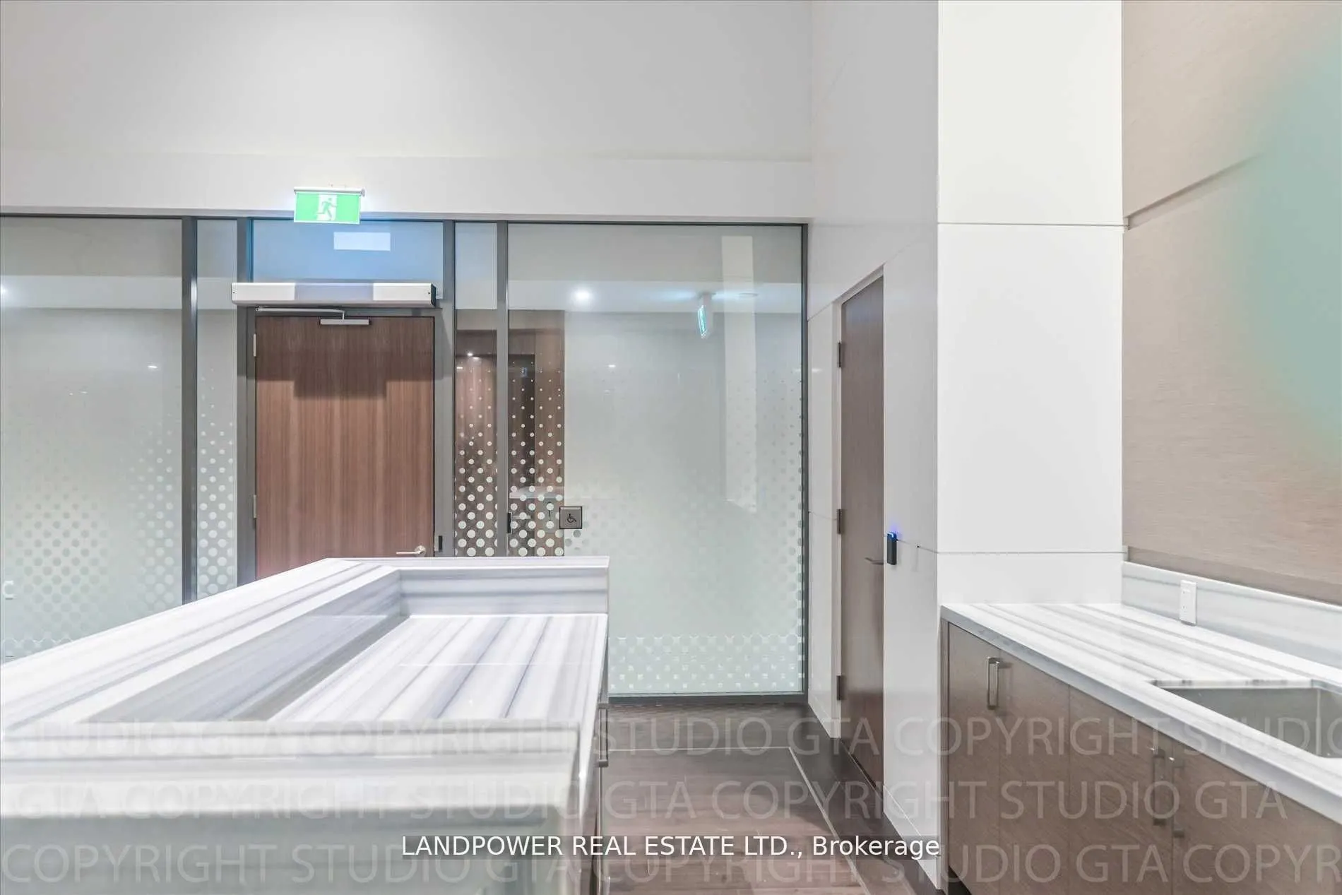 15 Queens Quay E, #3106