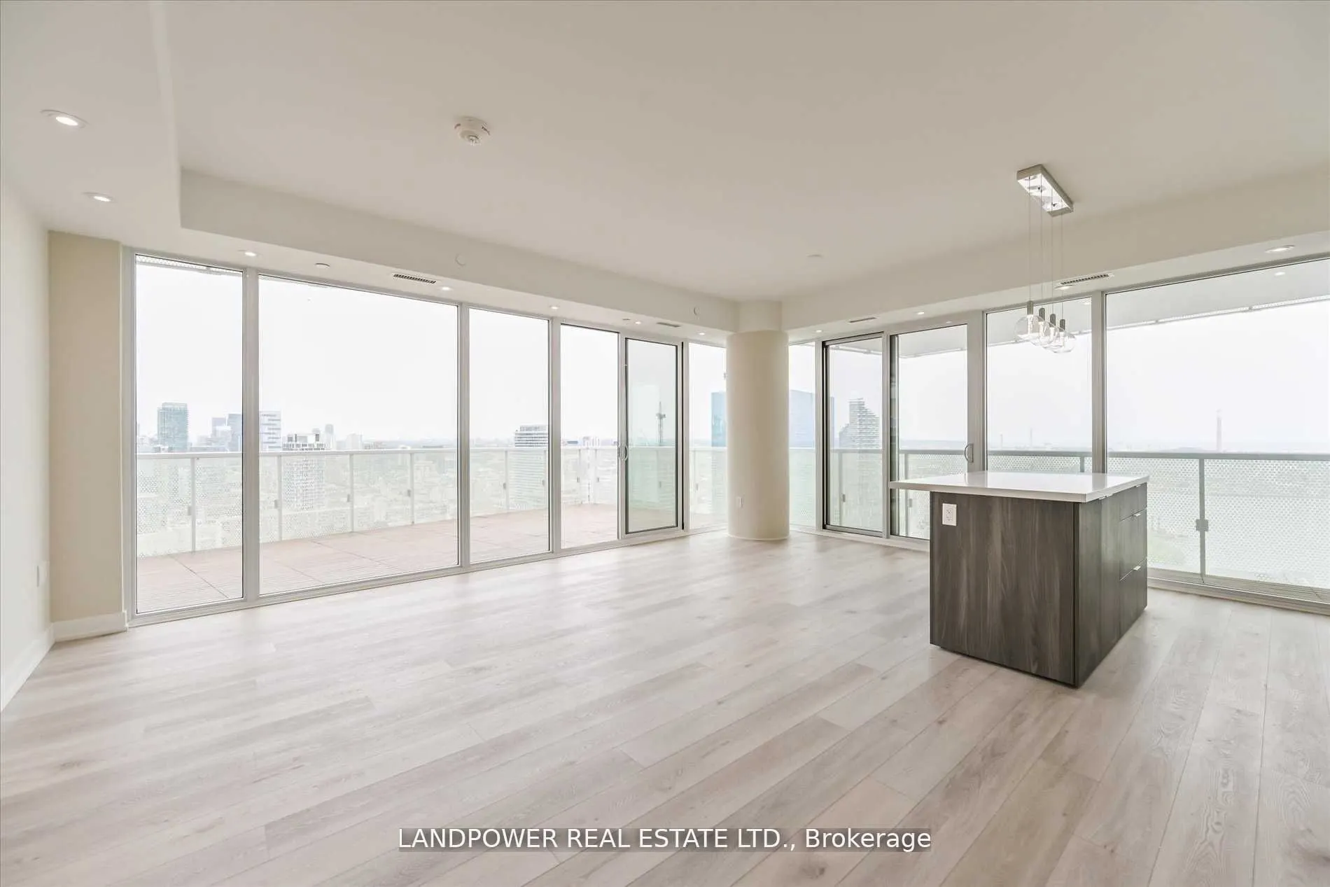 15 Queens Quay E, #3106