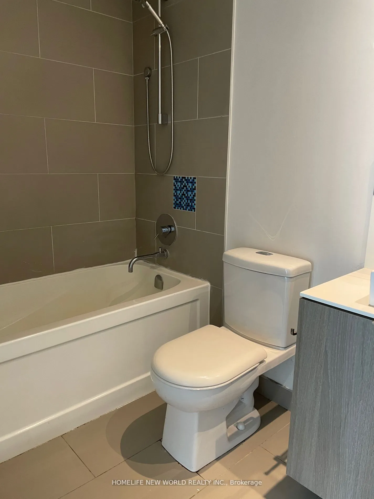 159 Dundas Street E, #612