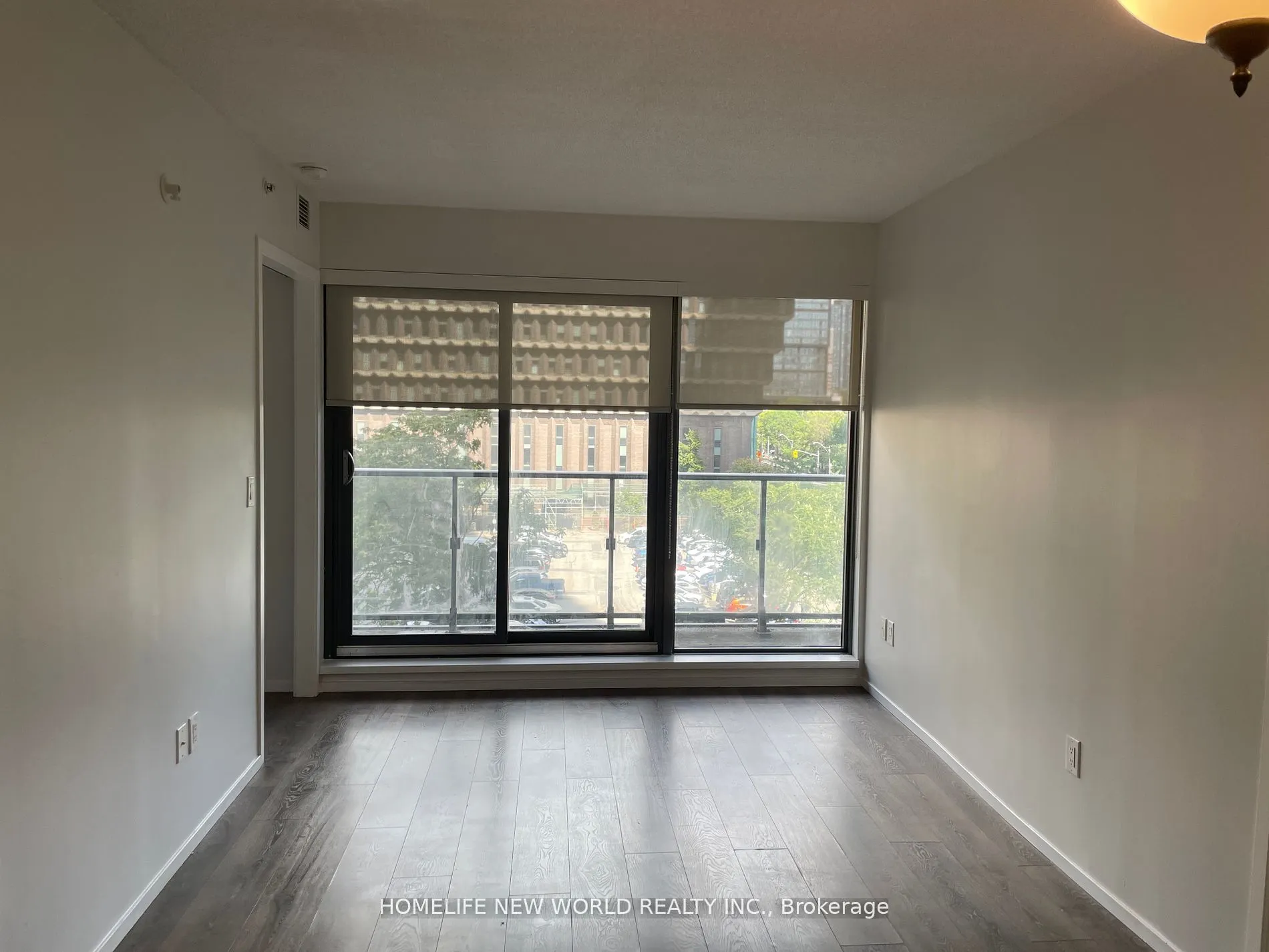 159 Dundas Street E, #612
